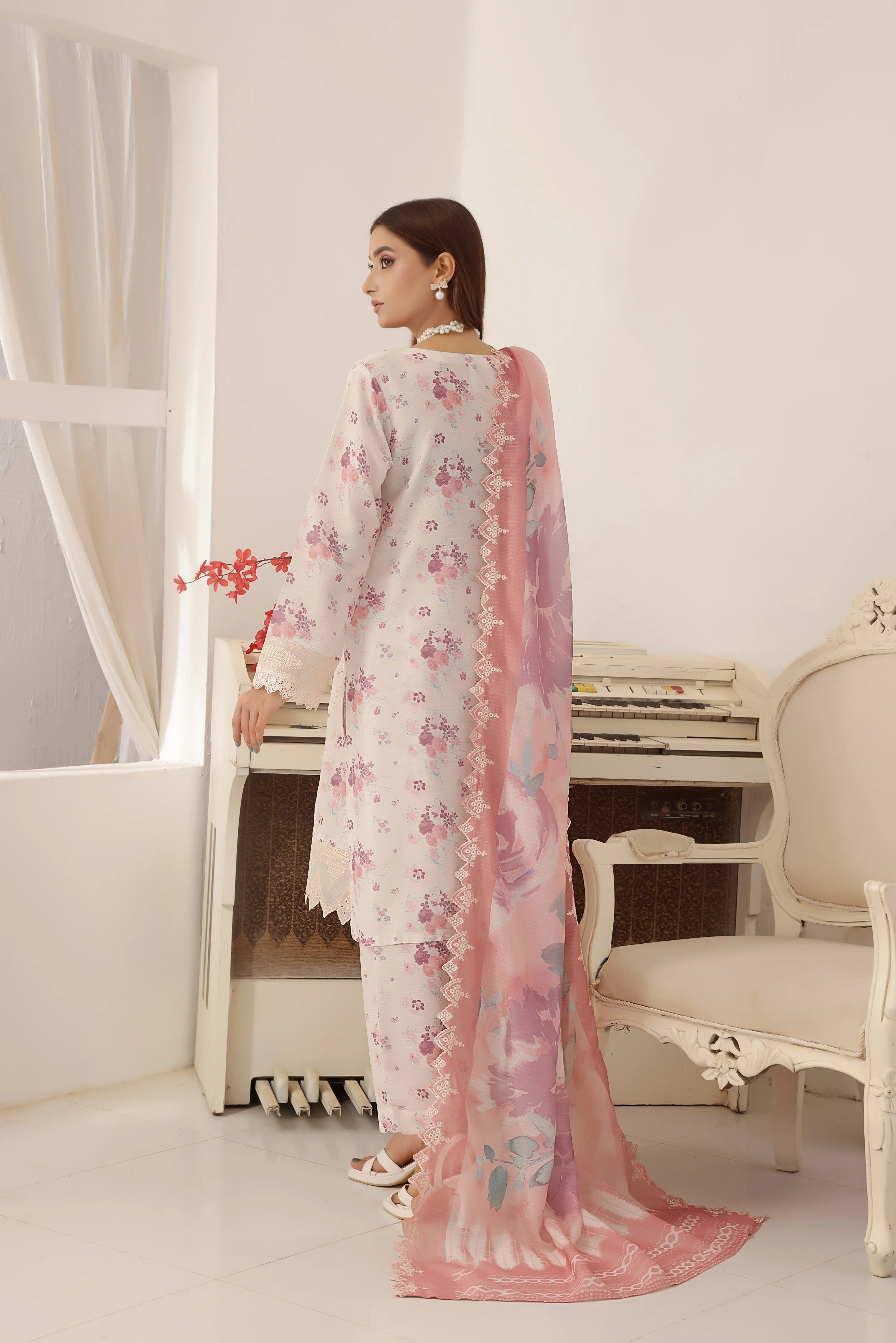 ZARNAZ Pink, Creamy White Pret 3 PCs