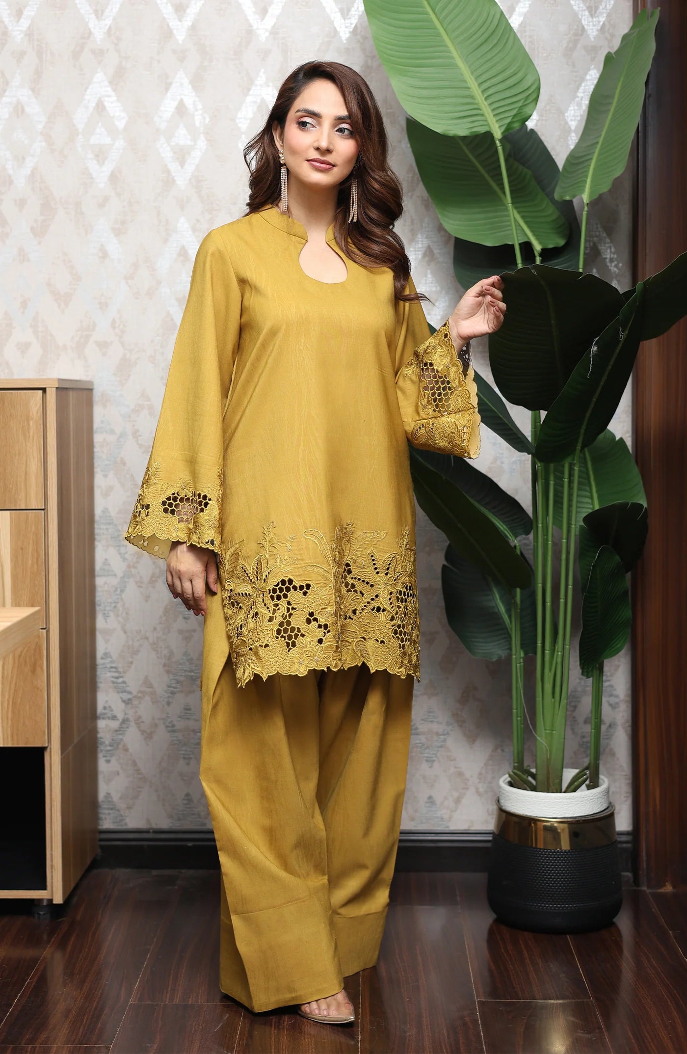 Golden Patel Lawn Pret 2 PCs