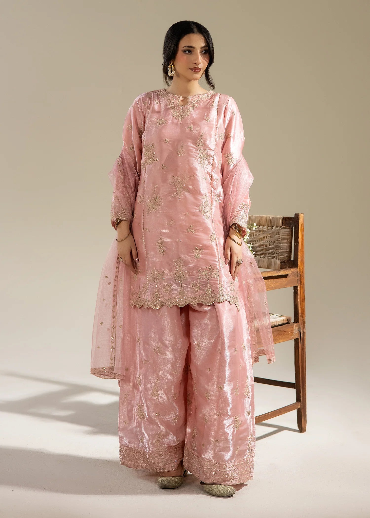 model wearing hera pink dress 3 piece buraqstore elegant wear