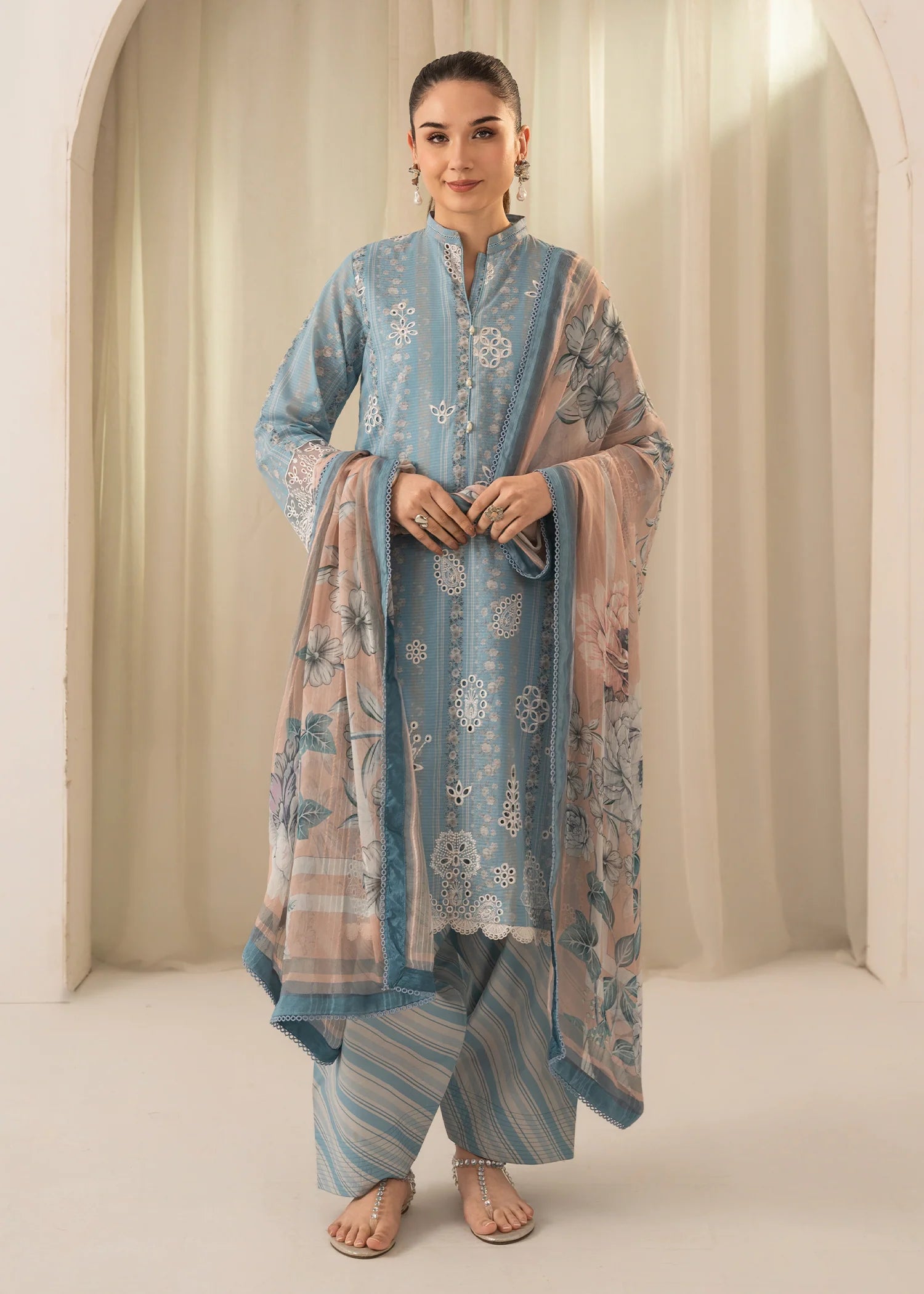 DL - 02 | Embroidered Chikankari Lawn 3 PCs