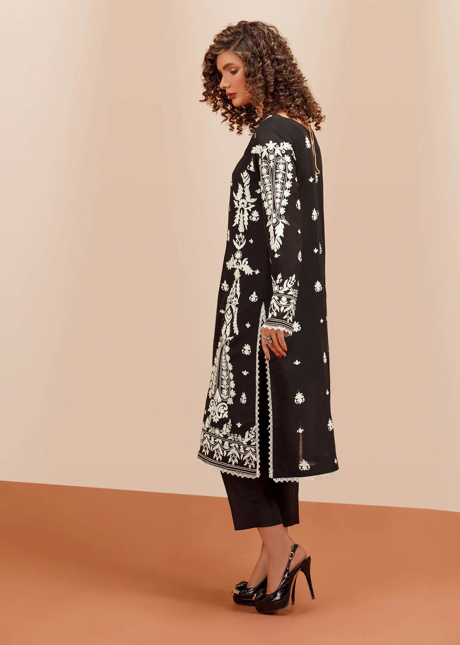 Black Kurta Pret 1PC