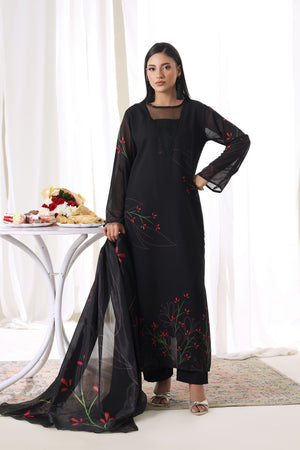 Buraqstore chiffon pret Midnight Flora on model, trendy ladies dress
