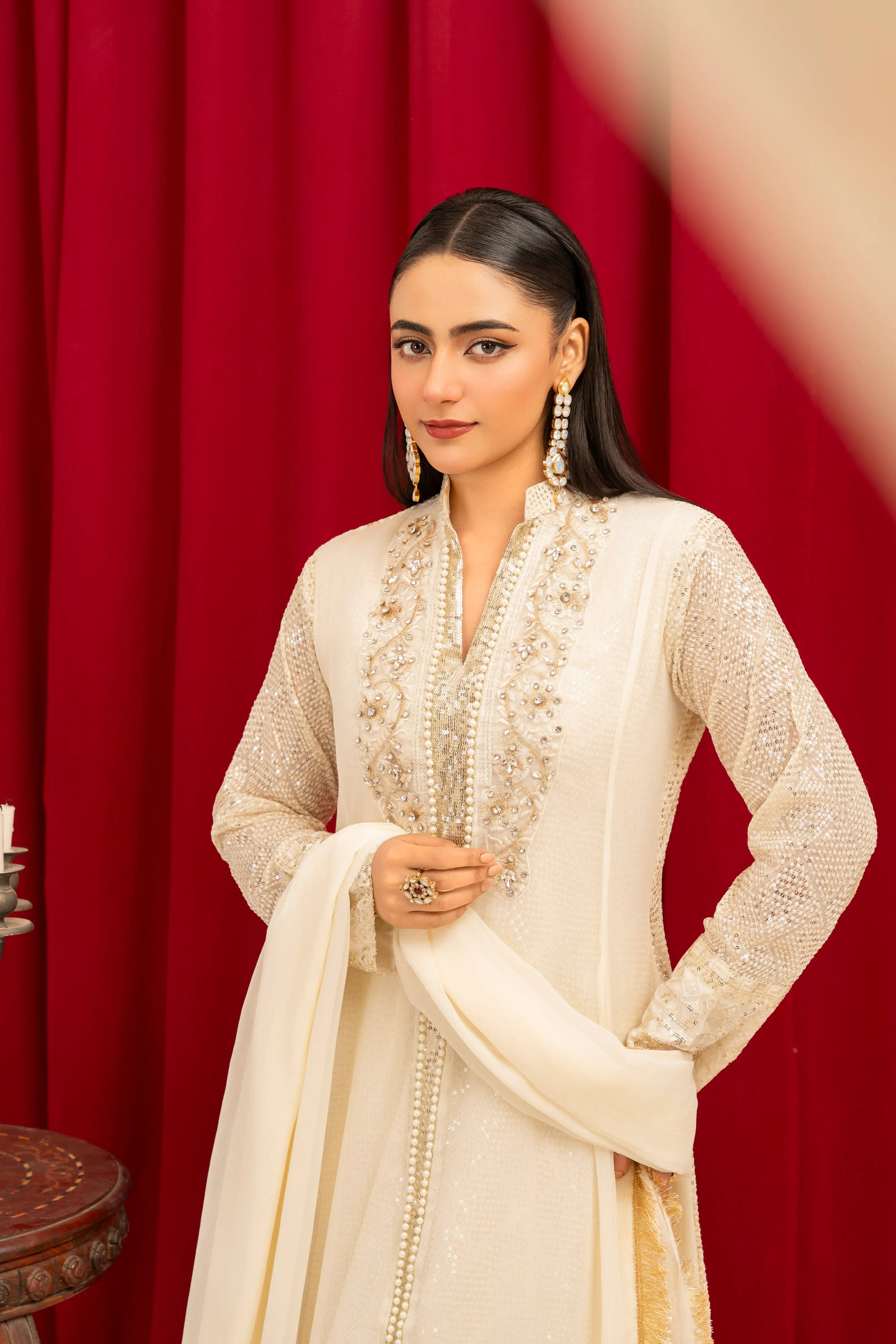K-147-OFF WHITE Embroidered Chiffon Pret 3Pcs