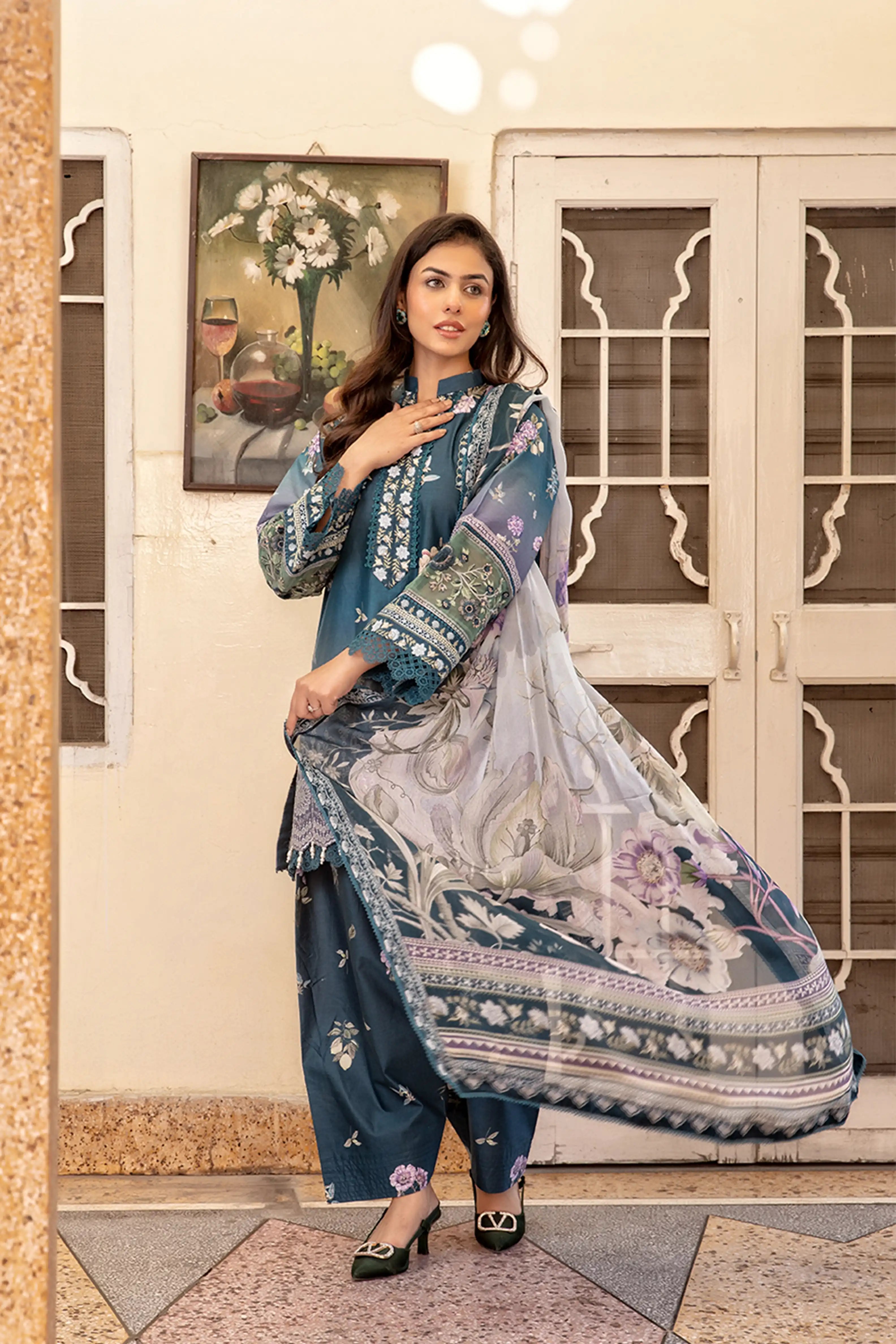Neelofer Embroidered Chikankari Lawn 3Pcs