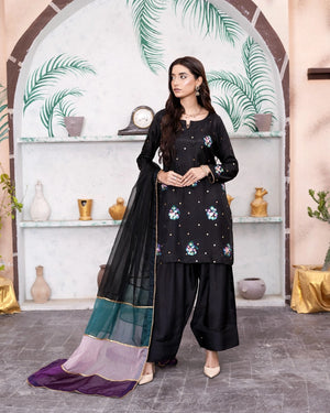 model wearing black silk dress buraqstore Negar pret two piece outfit