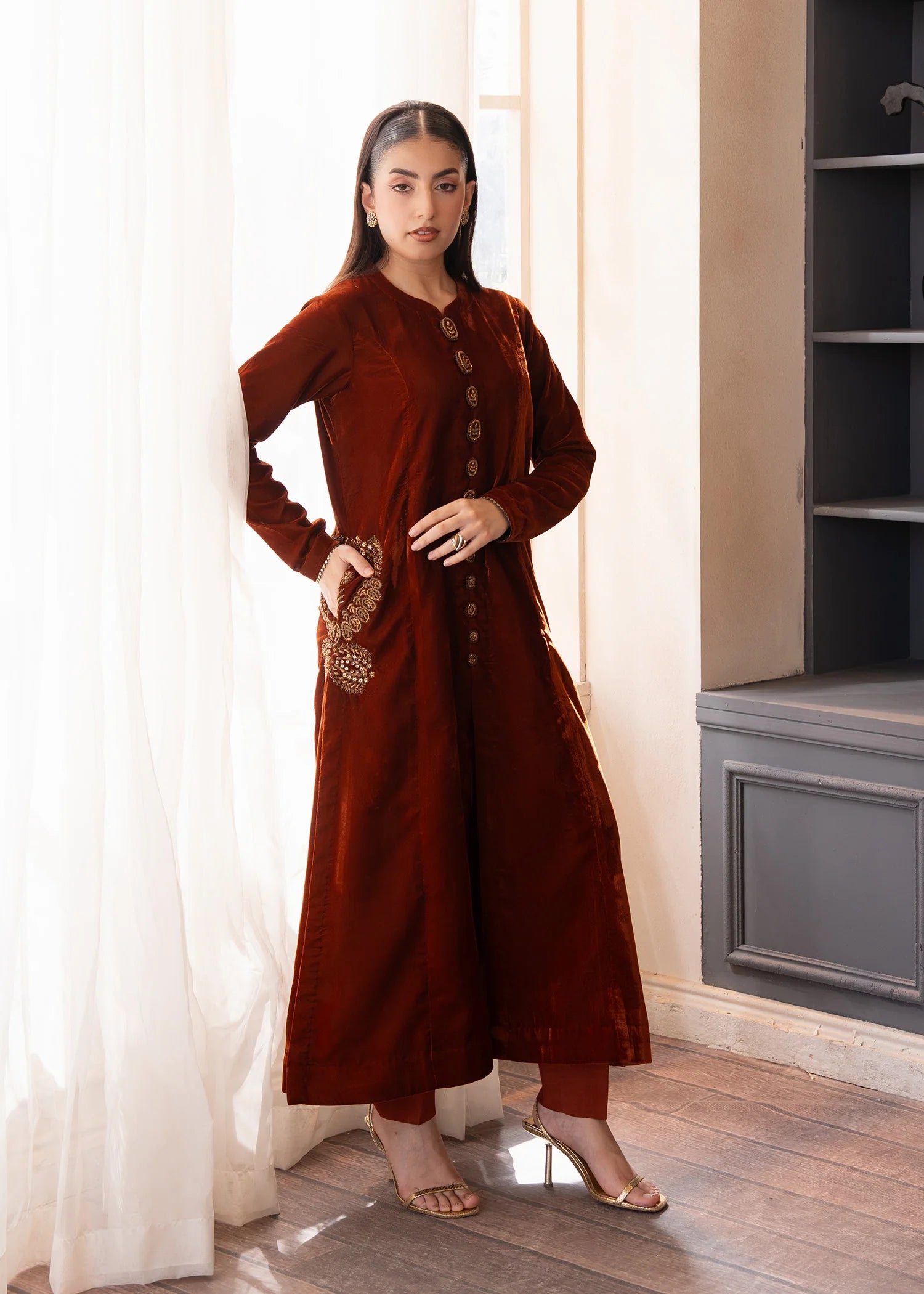 MOCHA LUXE VELVET EMBROIDERED PRET 2Pcs