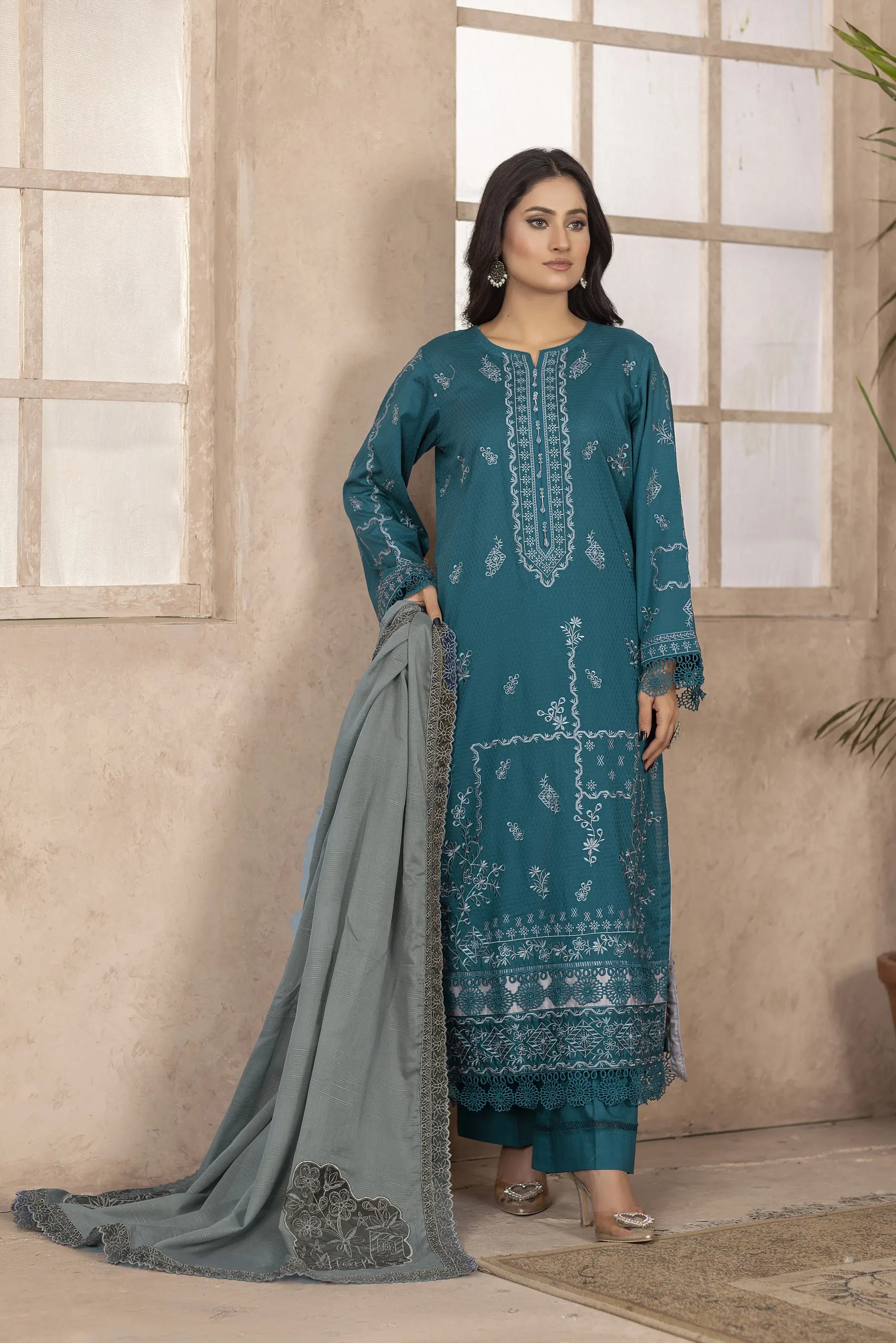 Qalb D-35 : Unstitched Embroidered Lawn 3PCs