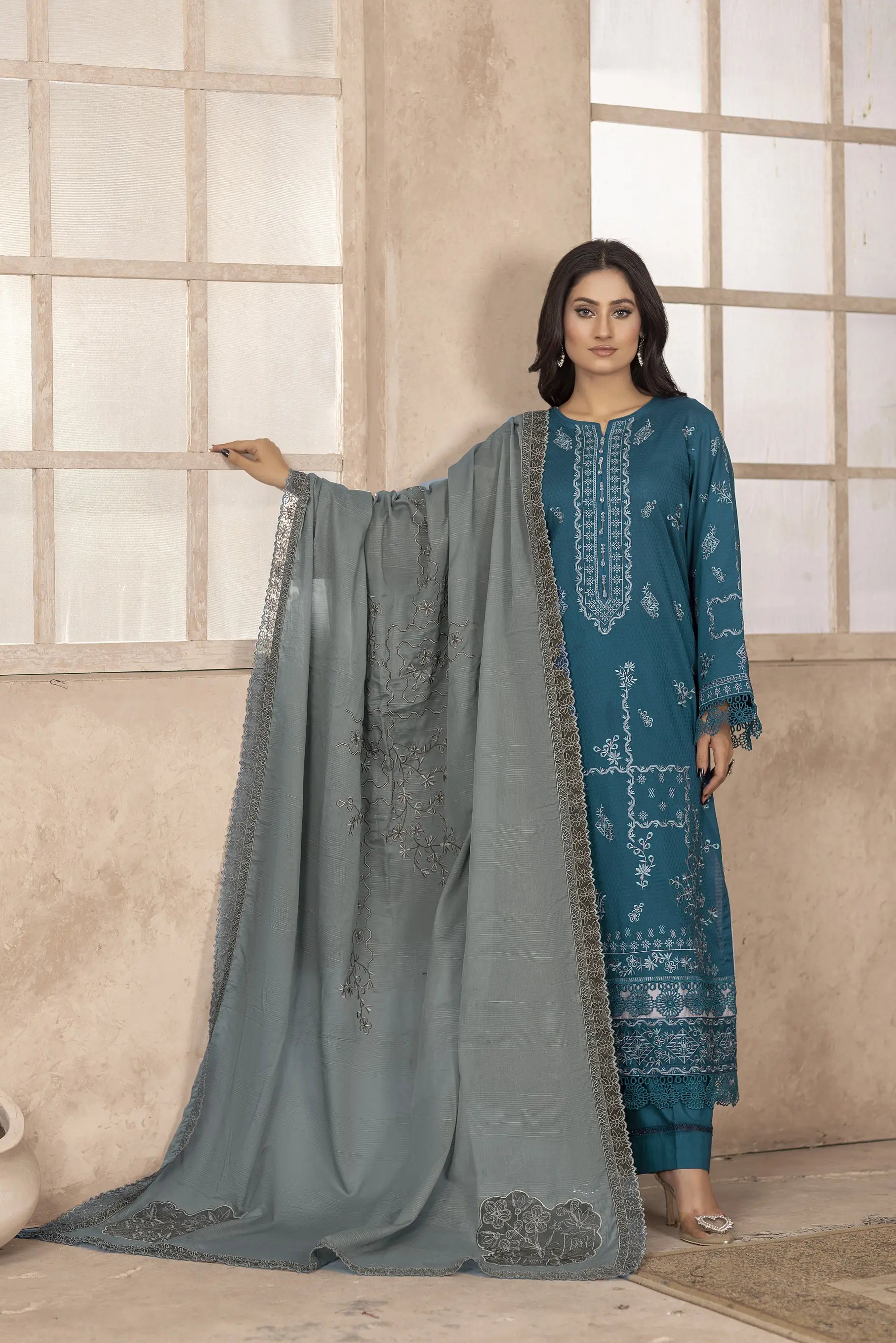 Qalb D-35 : Unstitched Embroidered Lawn 3PCs