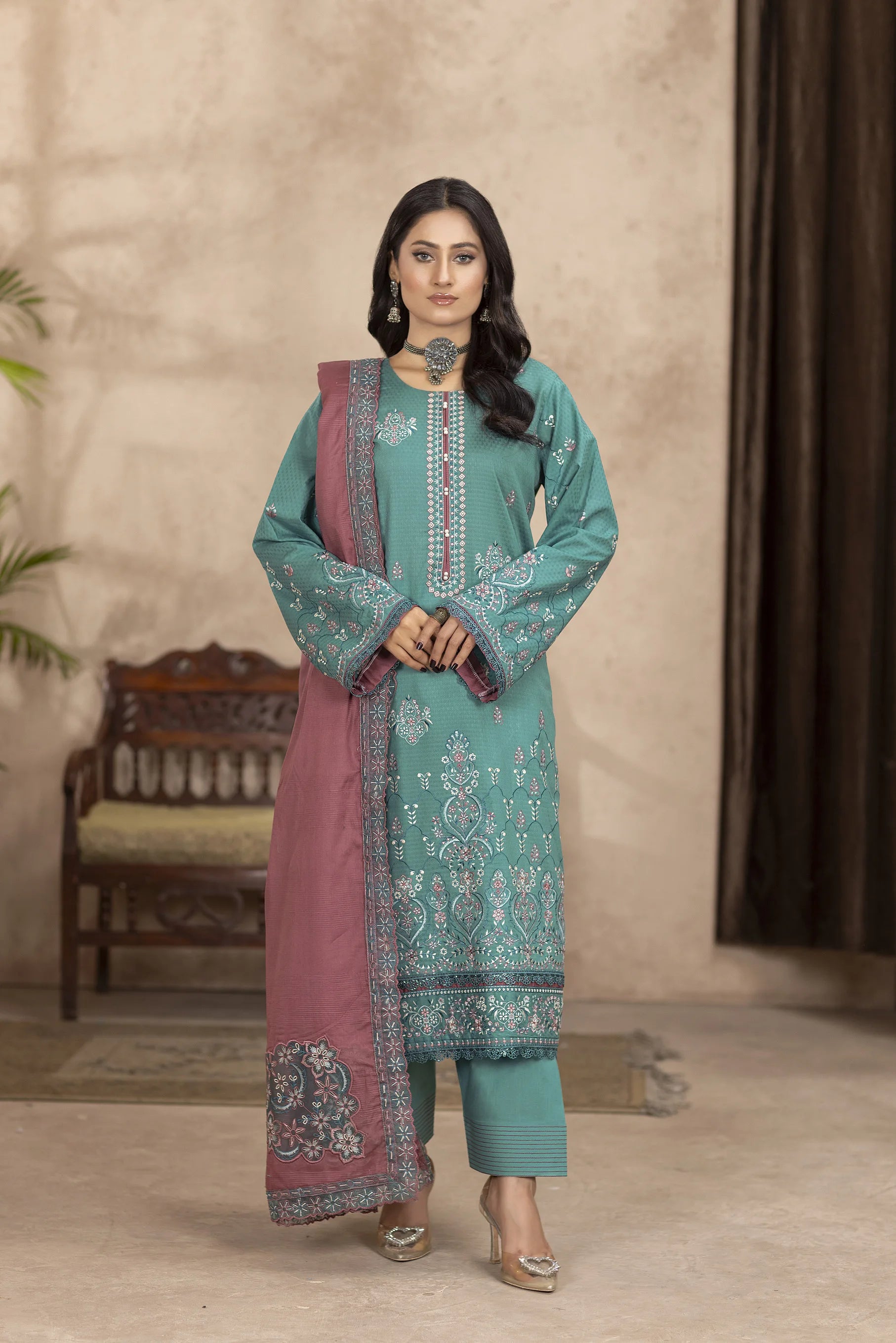Qalb D-40 : Unstitched Embroidered Lawn 3PCs
