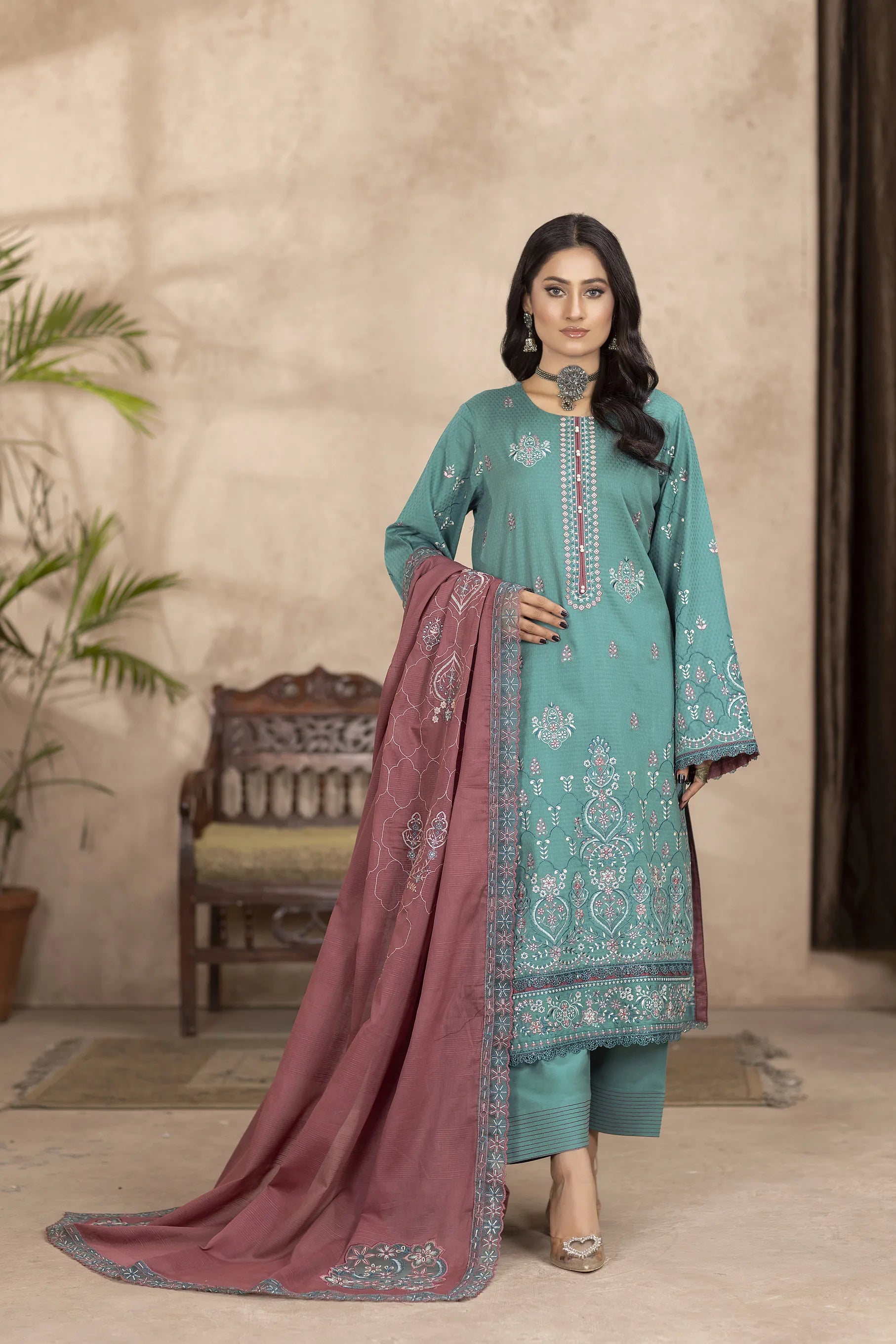 Qalb D-40 : Unstitched Embroidered Lawn 3PCs