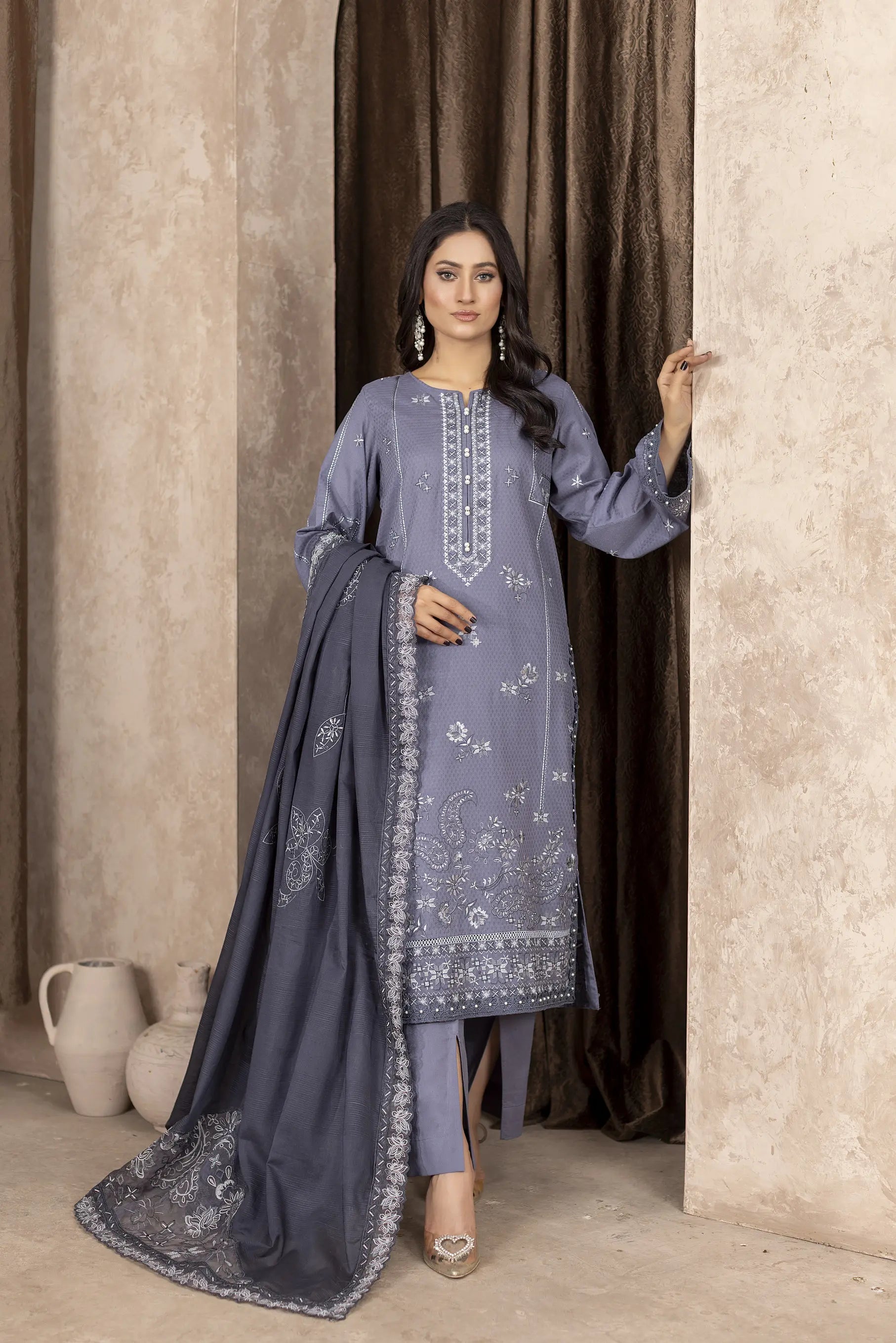 Qalb D-37 : Unstitched Embroidered Lawn 3PCs