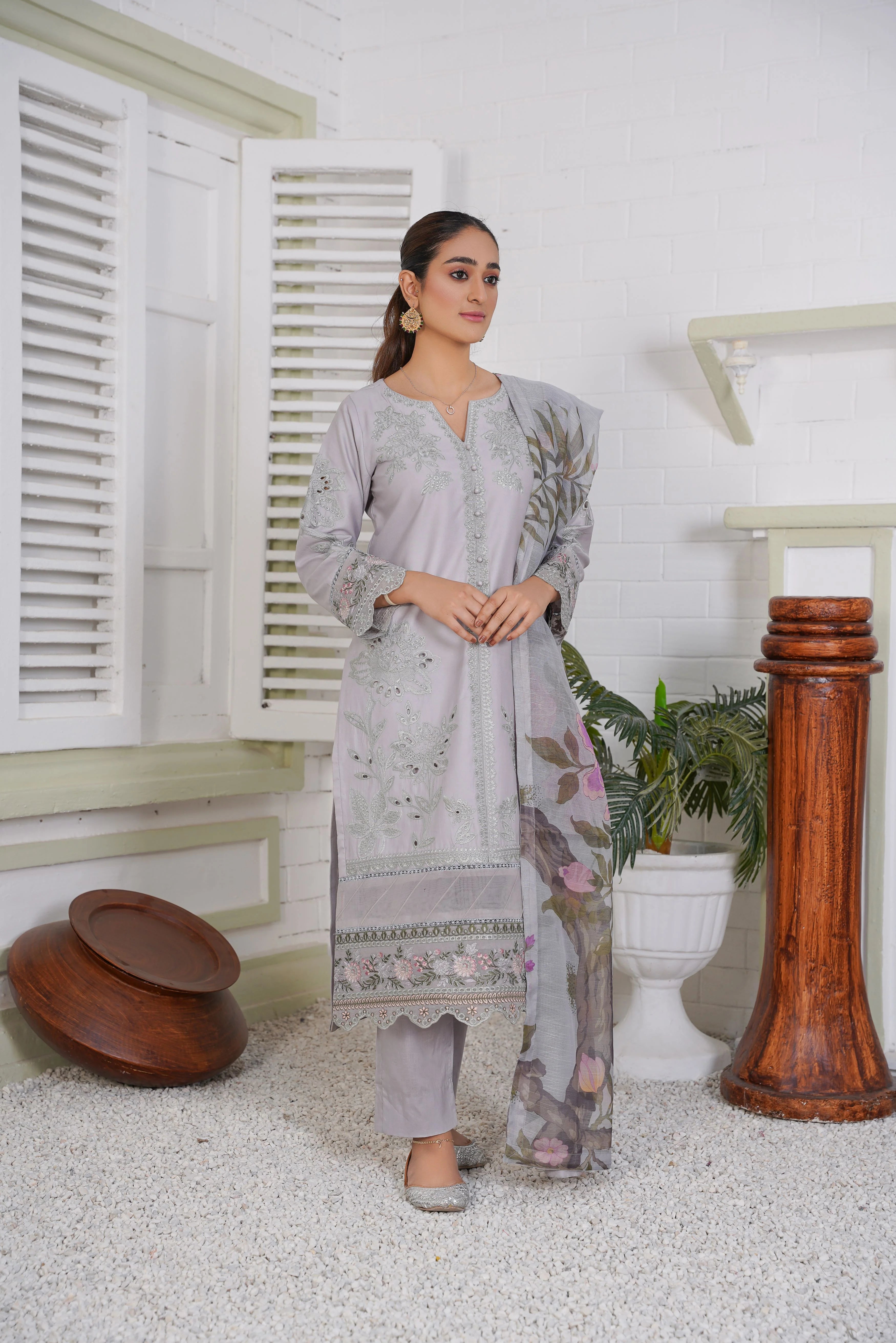 Embroidered Chikankari Pret 3PCs