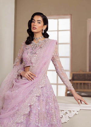Simple mehndi lehenga design with organza embroidery by Buraqstore