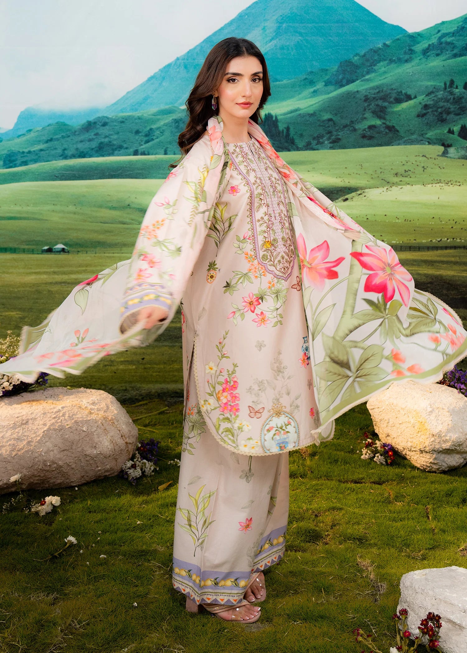 Blooming - Embroidered Lawn 3-Piece Set