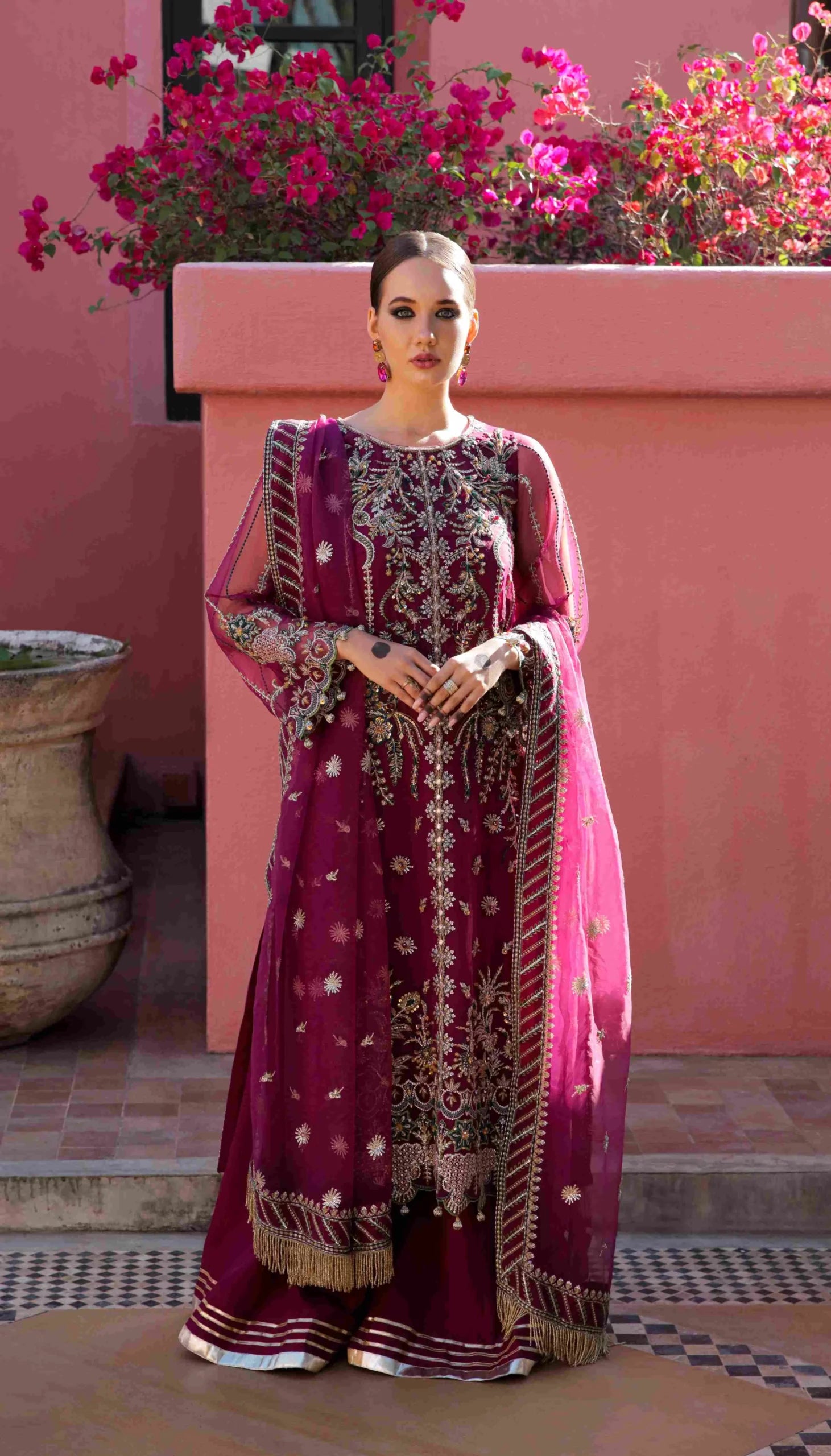 girl posing in purple dress design by buraqstore trendy look