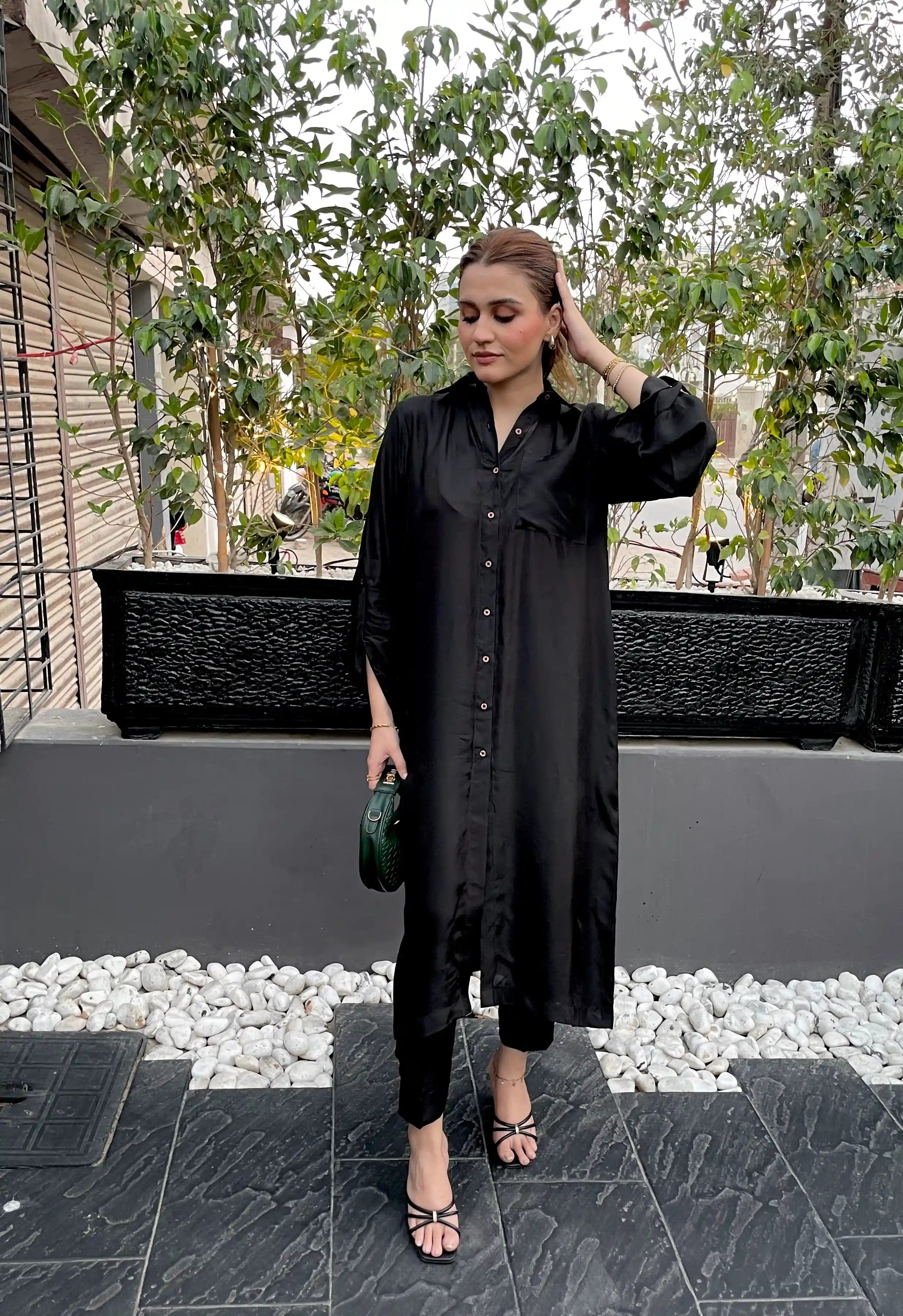 Black collared set Pret 2 PCs