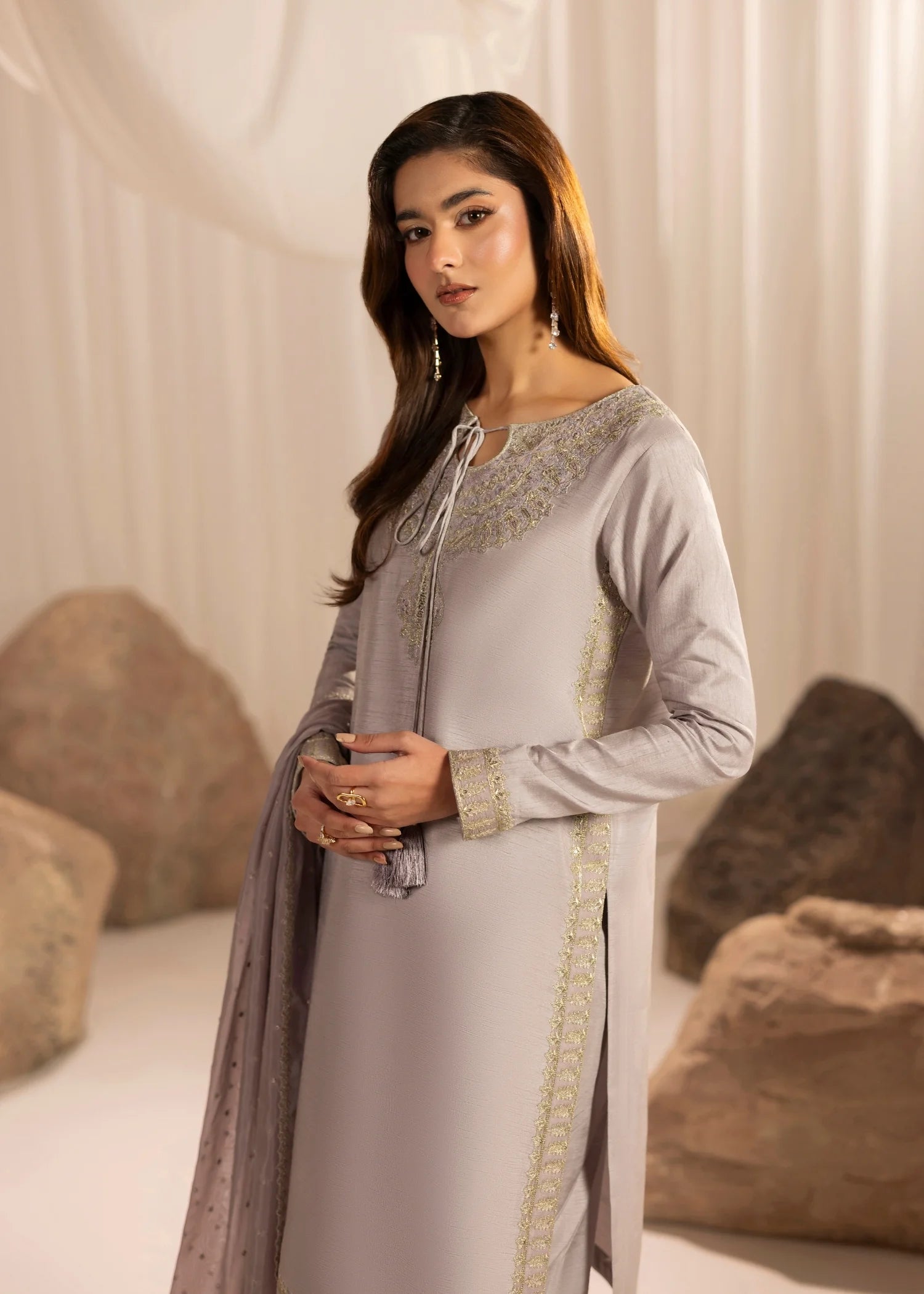 Girl wearing silk dress by Buraqstore with glamorous styling