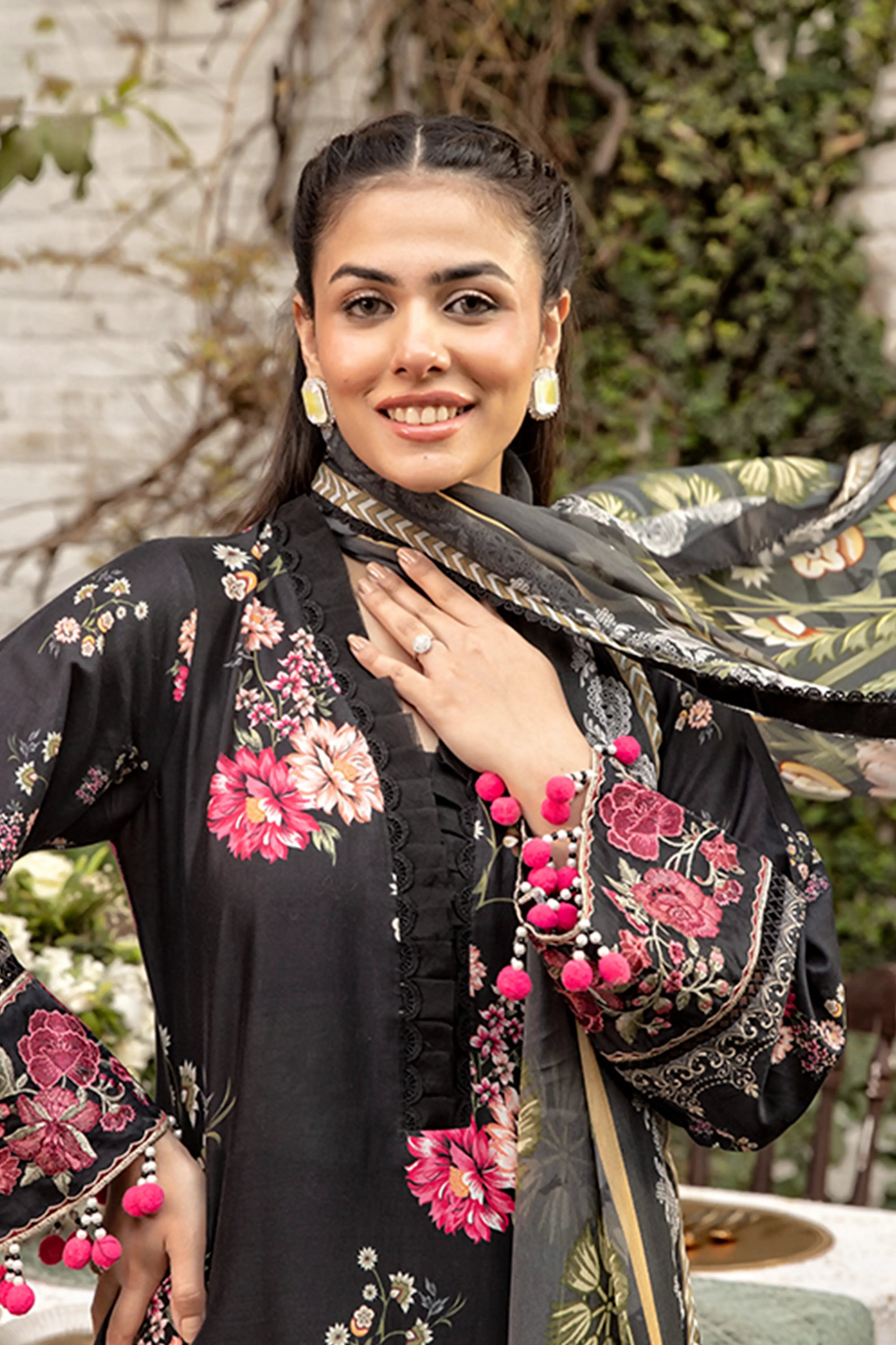 Naqsh Embroidered Chikankari Lawn Kurta 3Pcs