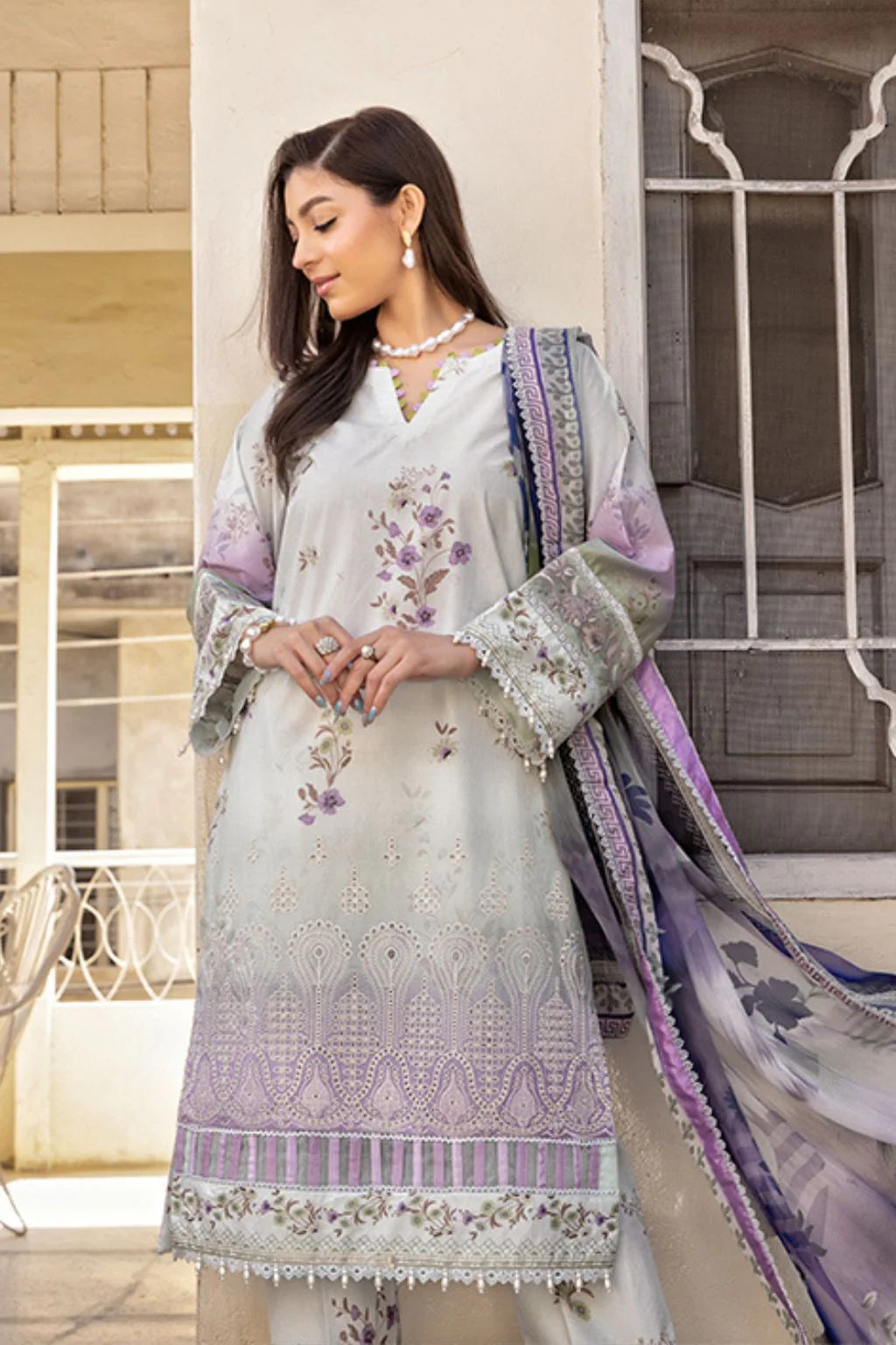 Zohra Embroidered Chikankari Lawn 3Pcs