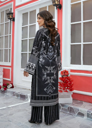 Women wearing black dress online, close-up of the print on the lawn shirt, Buraqstore