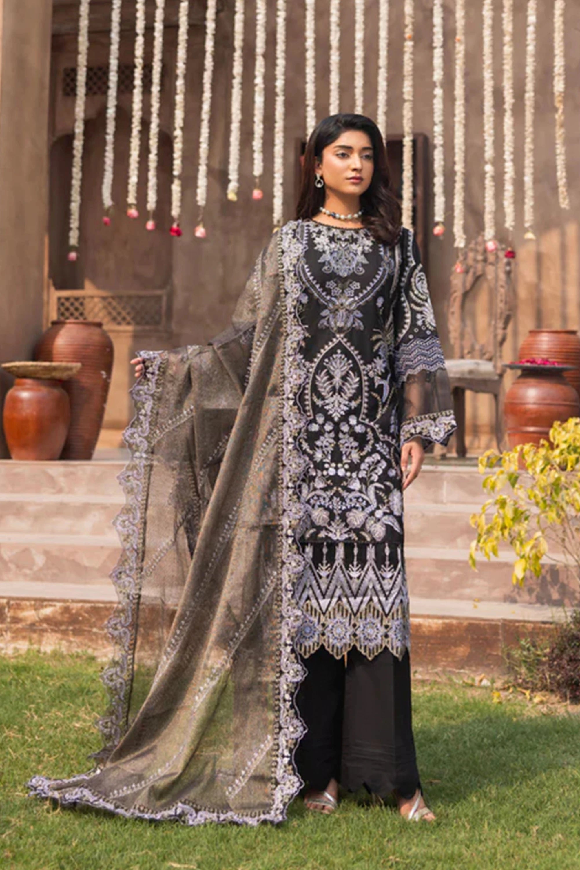 Black Royale Pret 3-Pieces Set