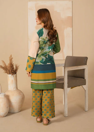 Women wearing green color dress, close-up of the print on the grip fabric, Buraqstore