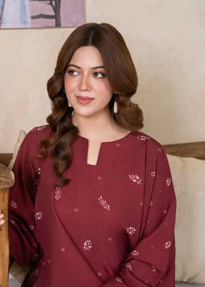 Women wearing maroon co ord set for women, close-up of the print on the grip top and bottom, Buraqstore