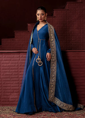 Female model showcasing Buraqstore Nila Sheen maxi for wedding events