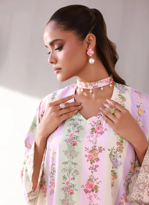 model posing in pink kaftan dress buraqstore elegant pret wear