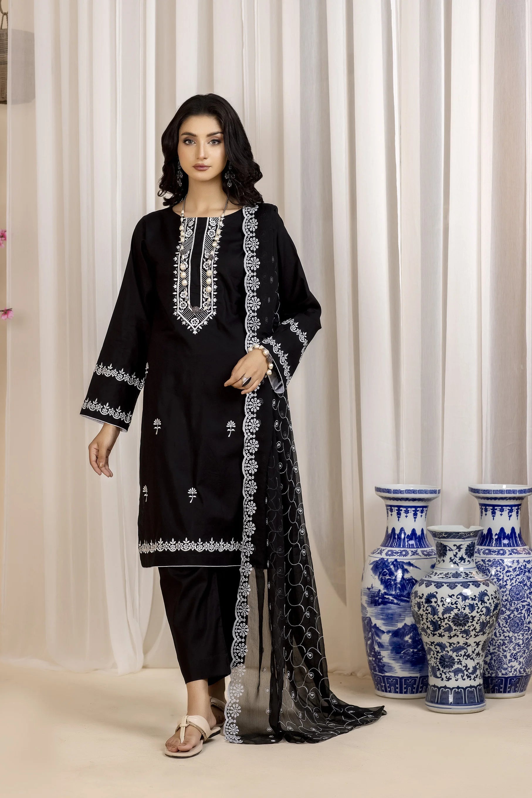 Nooreh Lawn Embroidered Pret 3PCs