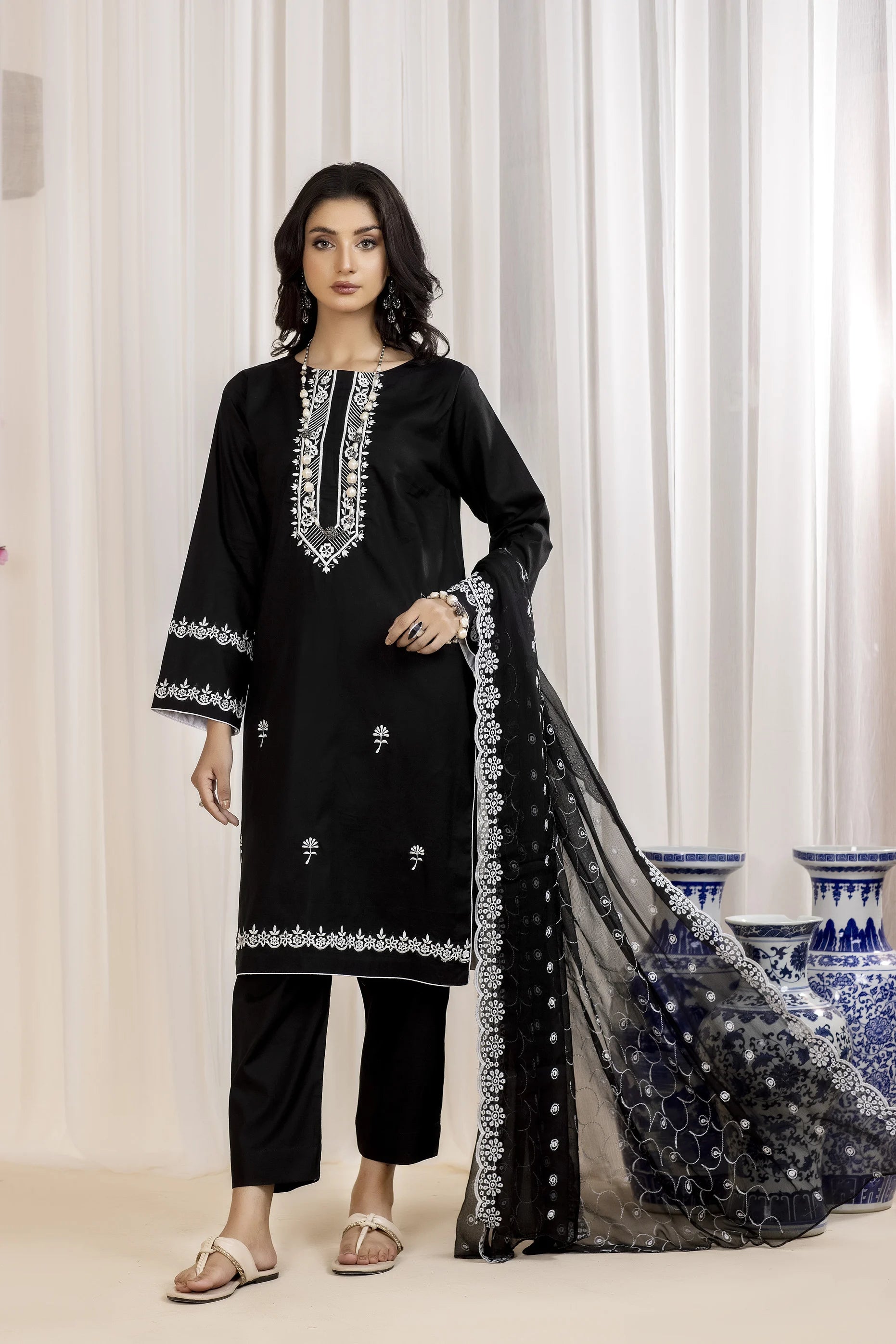 Nooreh Lawn Embroidered Pret 3PCs