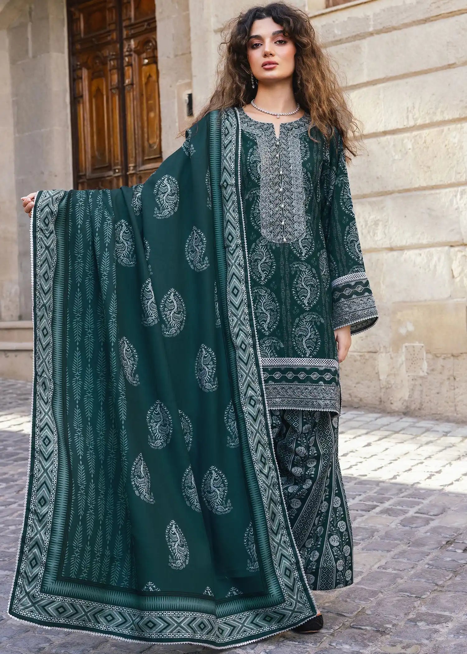 Maris Khaddar Pret 3 Pcs