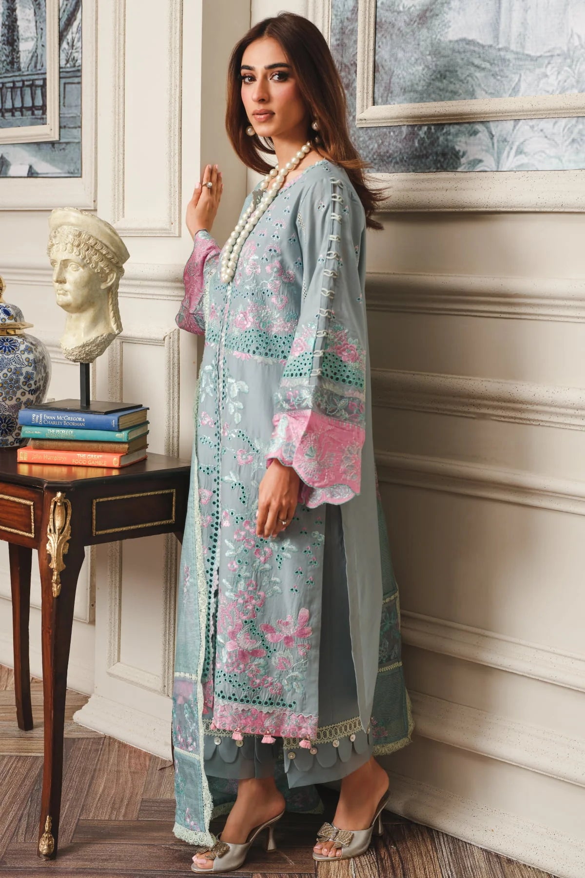 Surkhru S-22 : Unstitched Embroidered Lawn 3pc