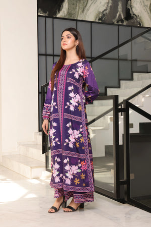 girl posing in dark purple dress by buraqstore stylish look