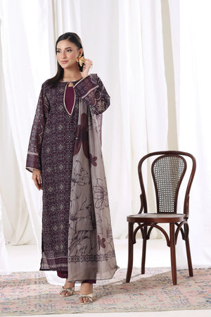 Buraqstore Plum Noir chiffon pret on model, trendy women’s attire