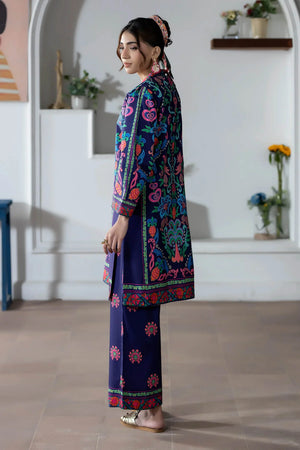Model dressed in 2pc printed co ord set Buraqstore casual women outfit
