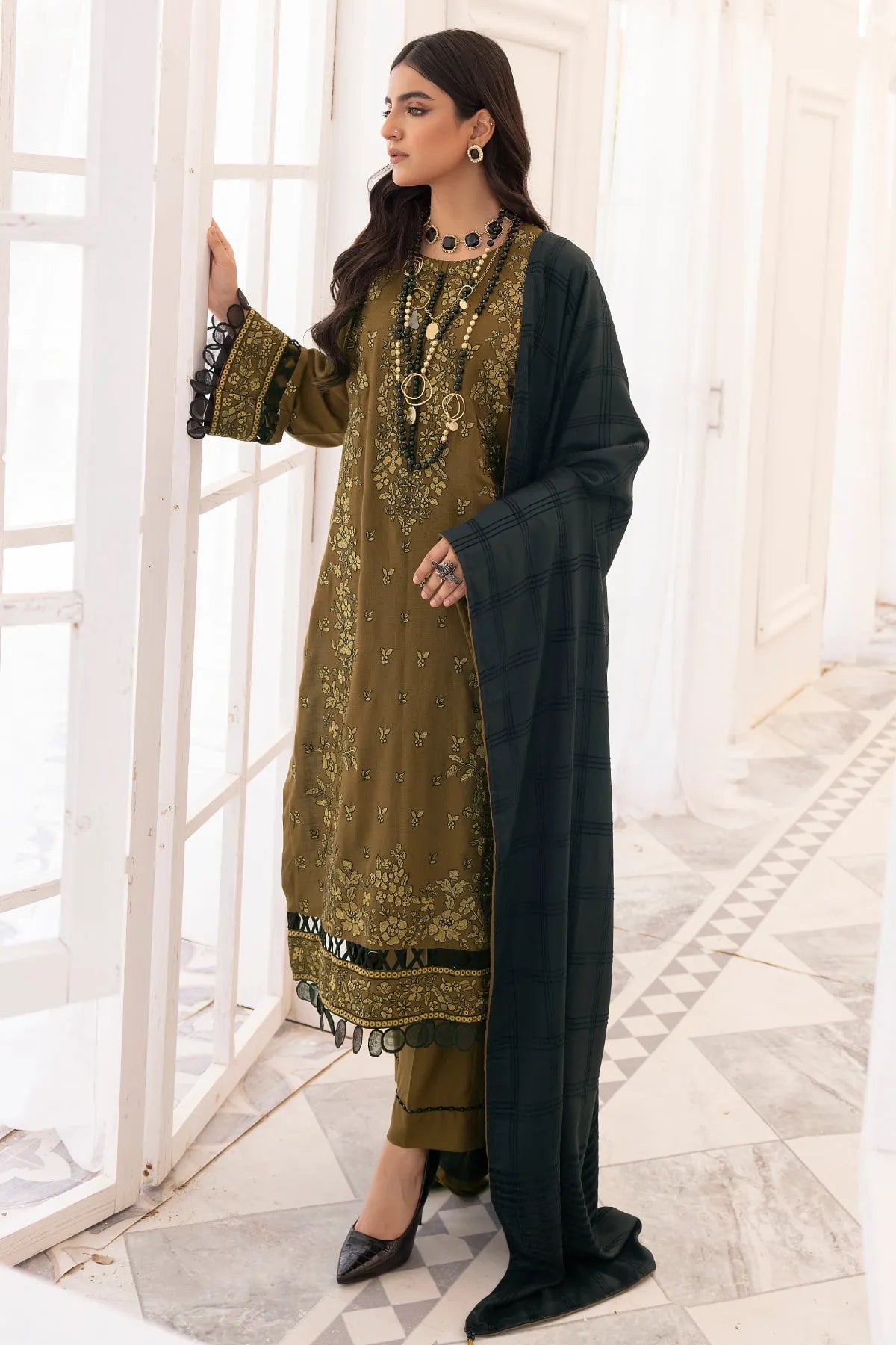 SA-03 EMBROIDERED DHANAK UNSTITCHED 3 PC