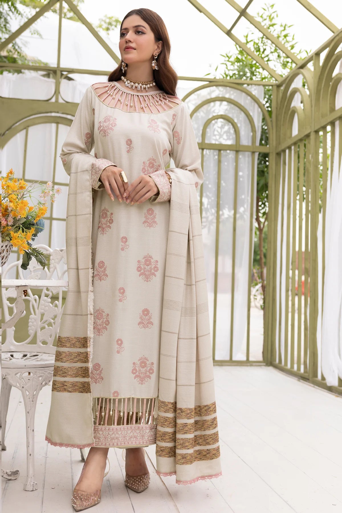 DL-16 LINEN EMBROIDERED UNSTITCHED 3 PCs