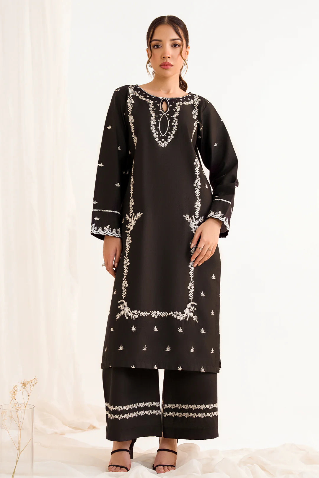 Black Dahlia - NV14D06 Lawn Pret 2 PCs