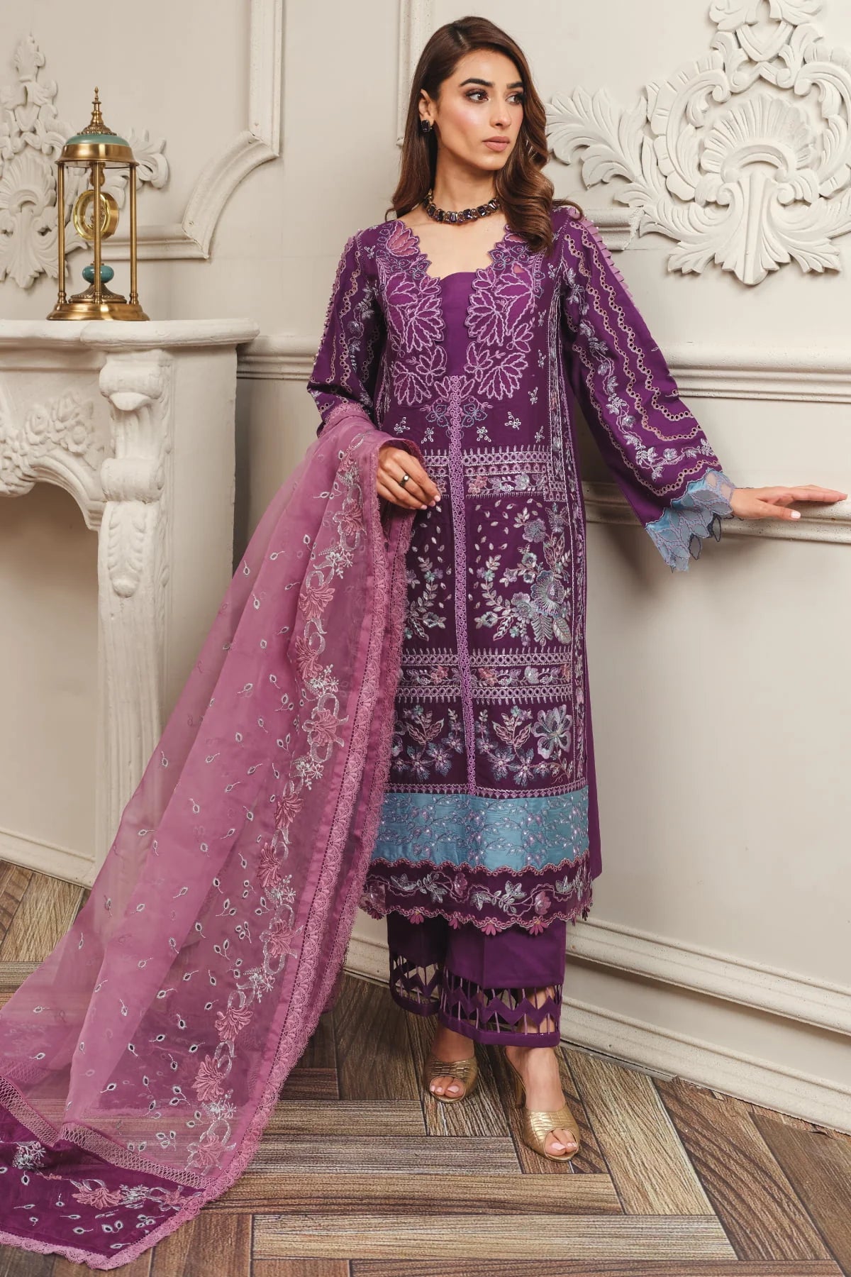 Surkhru S-25 : Unstitched Embroidered Lawn 3pc