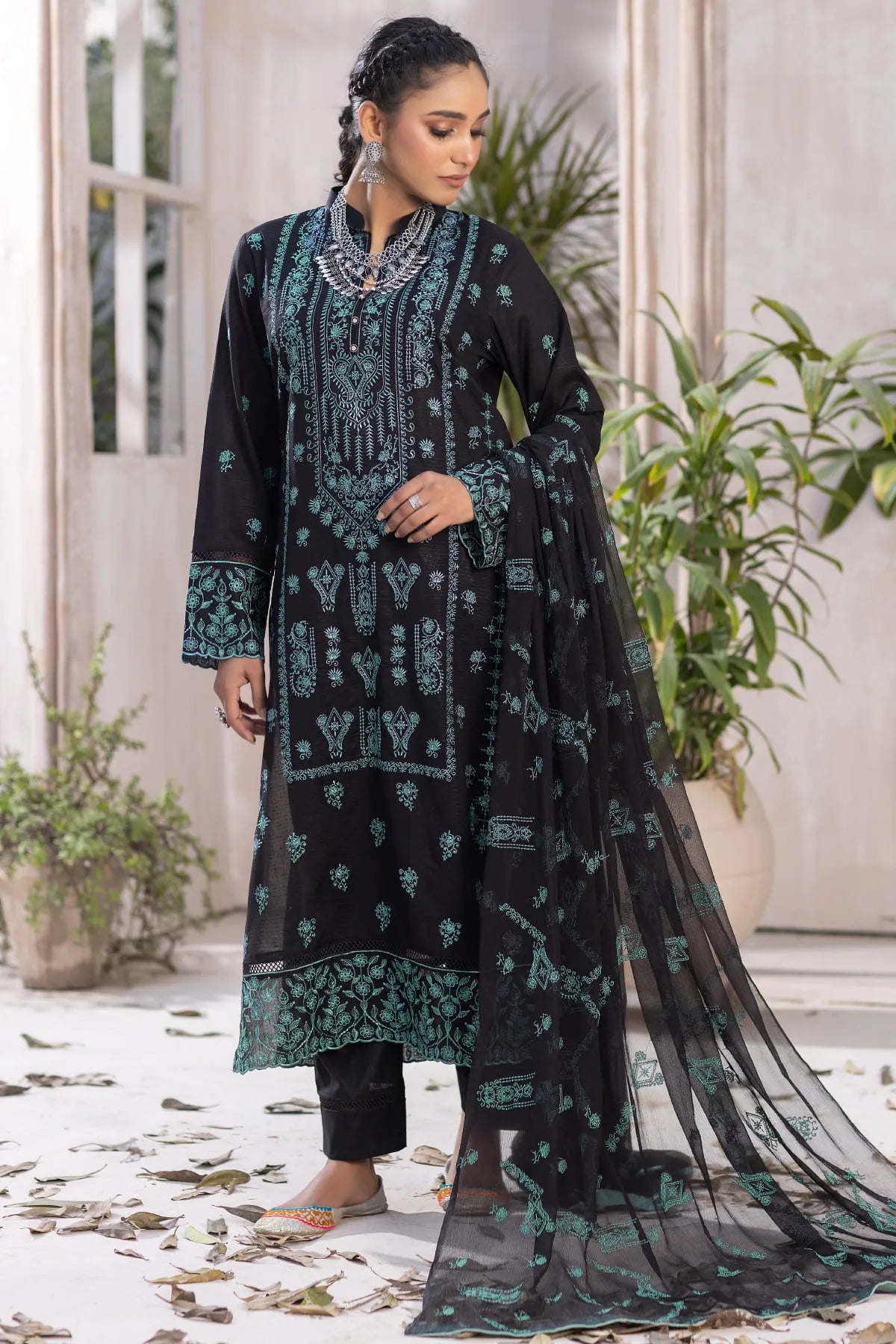 Qalb D-29 : Unstitched Embroidered Lawn Doria 3pc