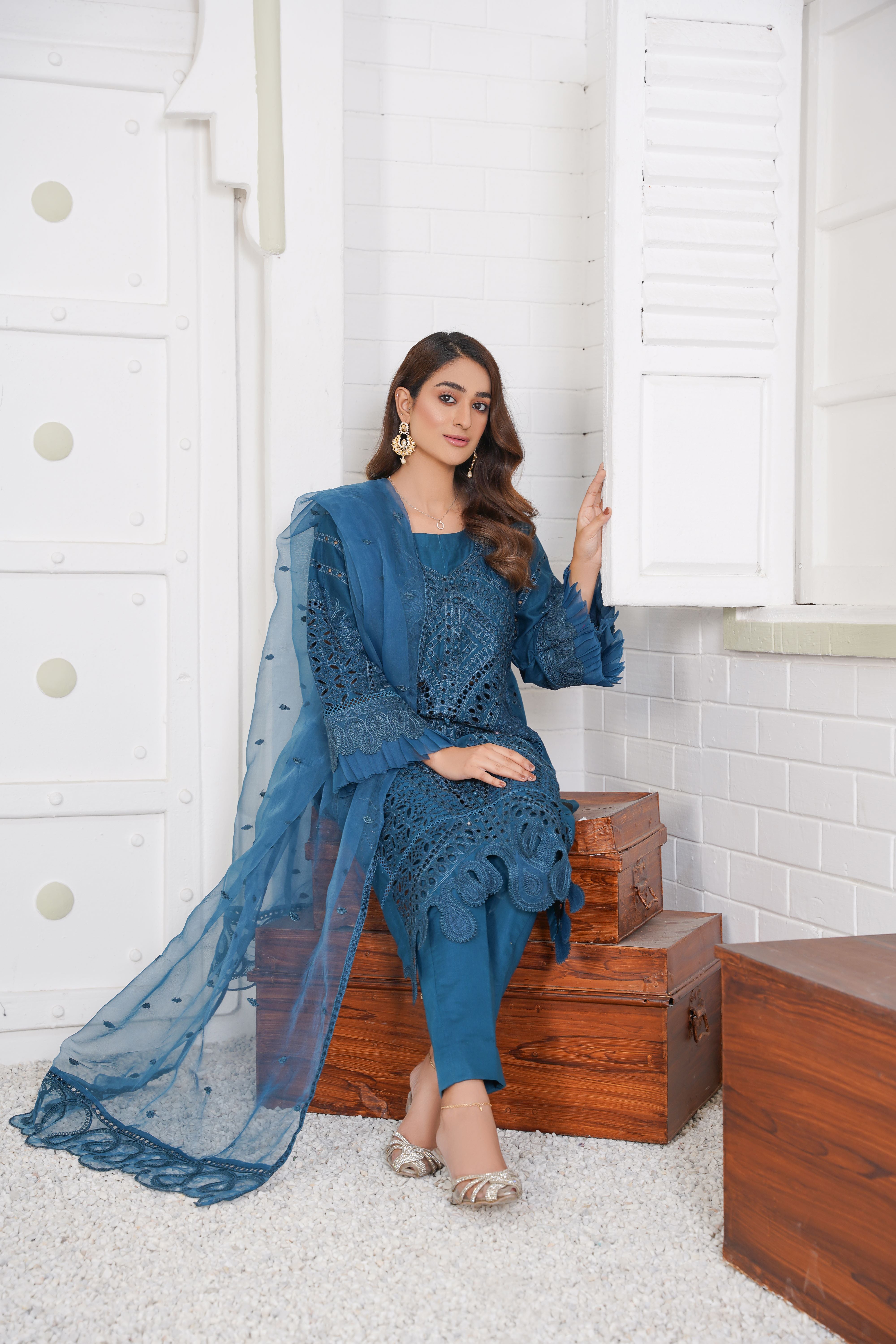 Buraqstore blue chikankari unstitched pret suit 3 piece