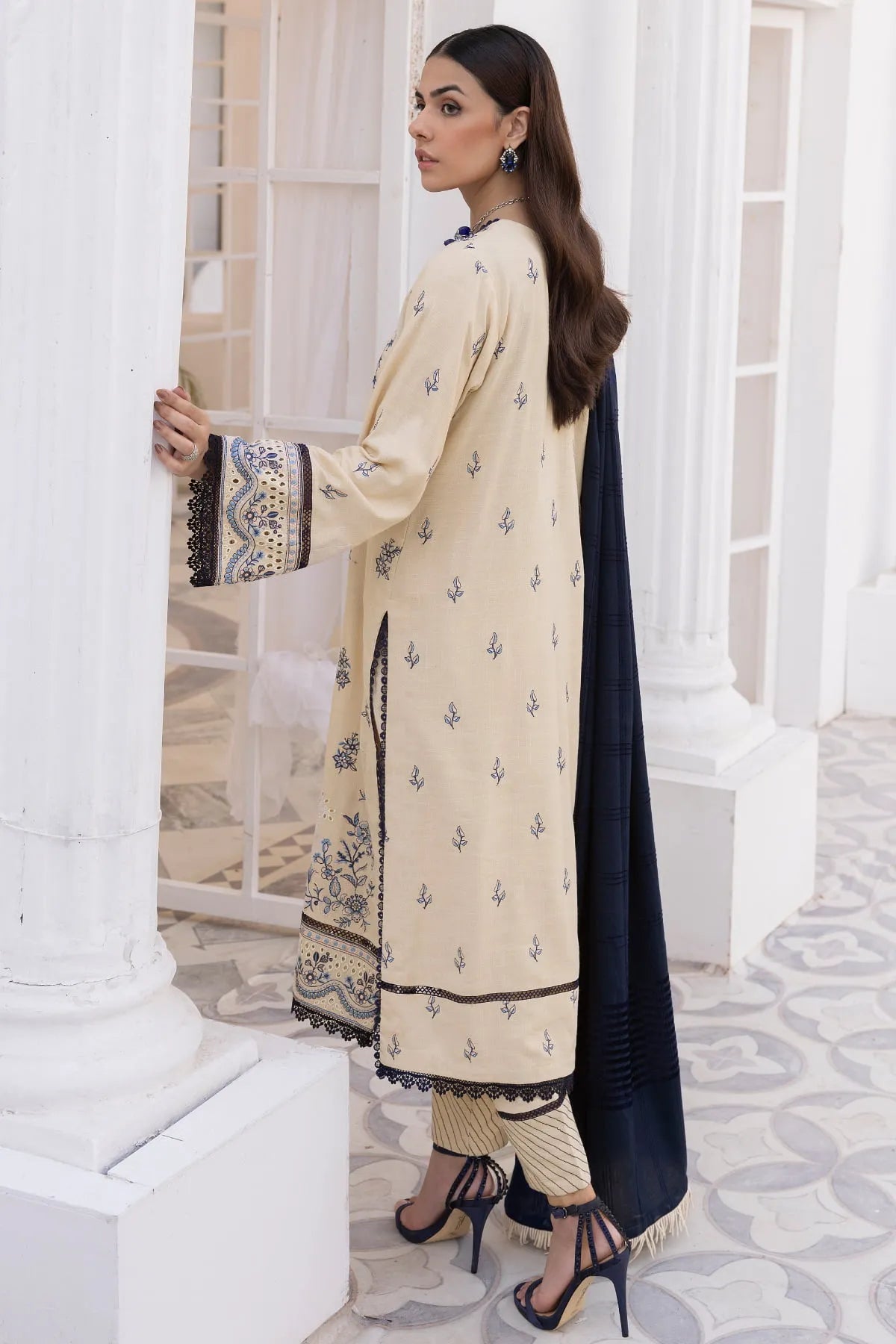 Classic Dhanak 3Pc Outfit
