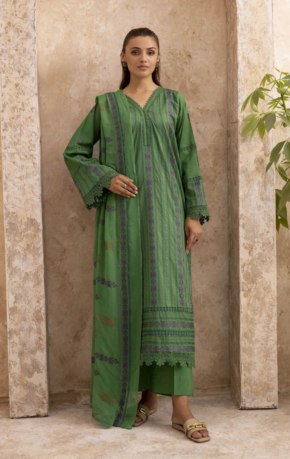 Mahhe MH-08 : Unstitched Lawn 3PC