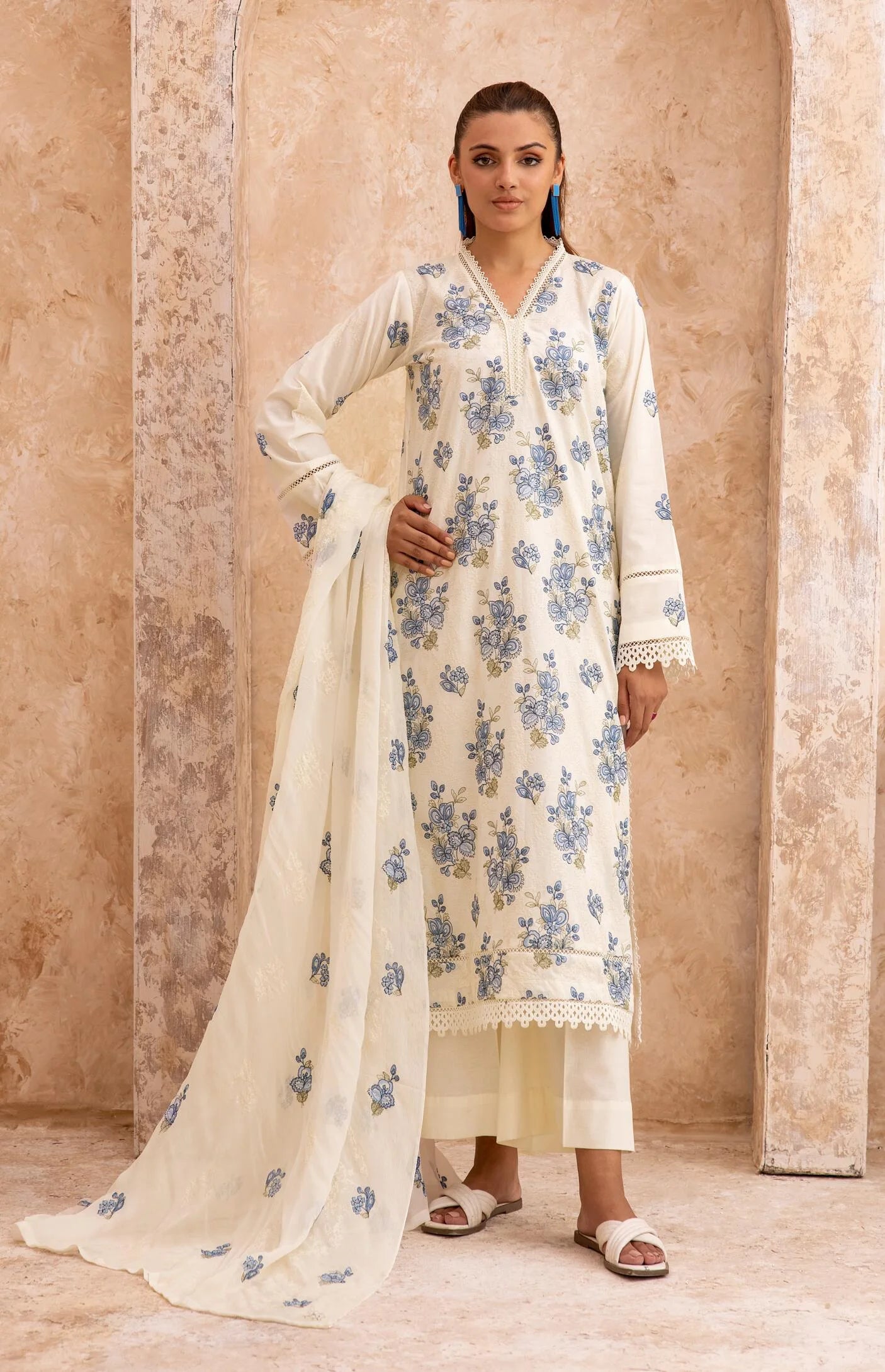 Mahhe MH-11 : Unstitched Lawn 3PC