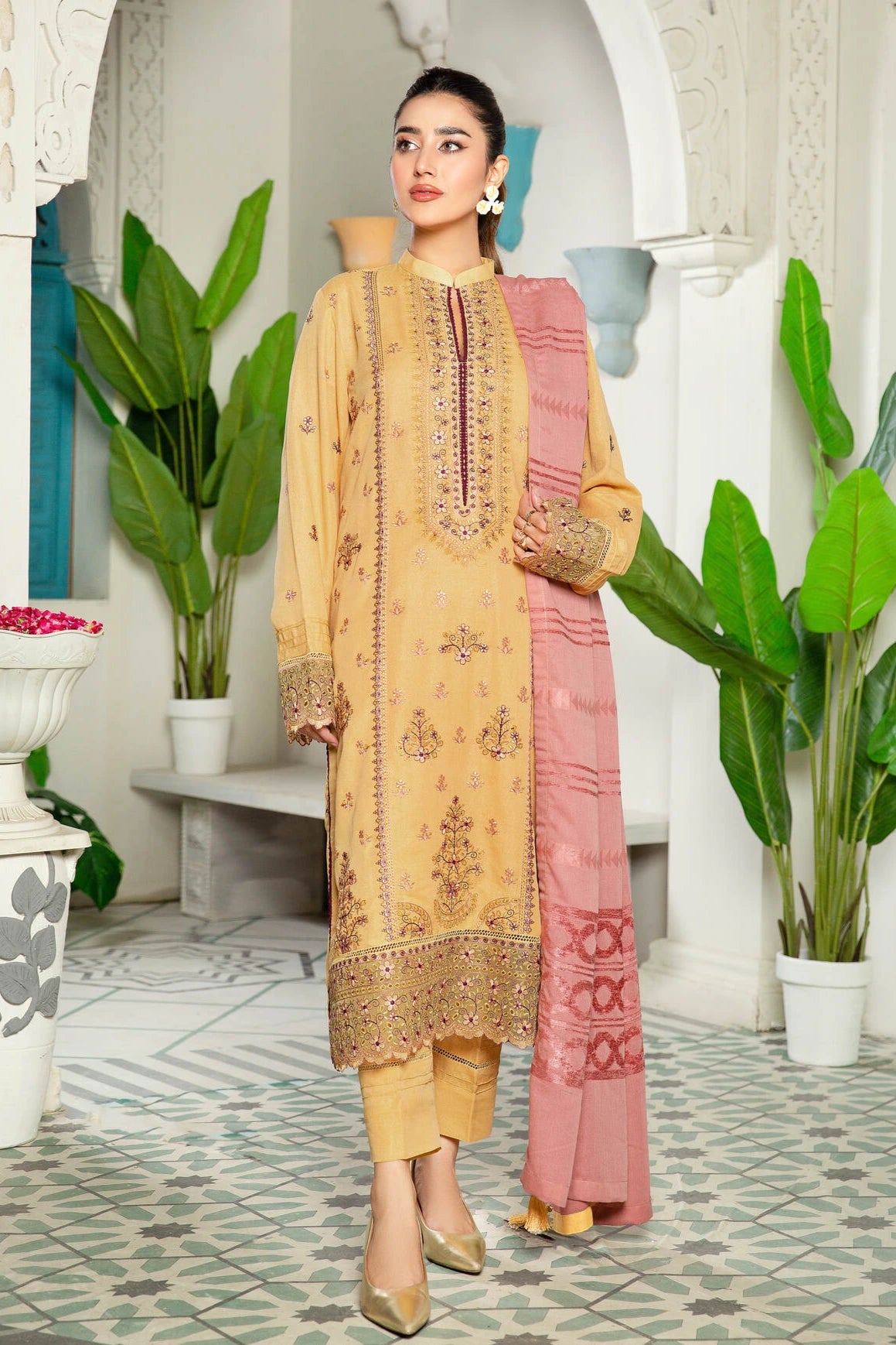 Rawayat R-11 : Embroidered Slub Karandi 3PC