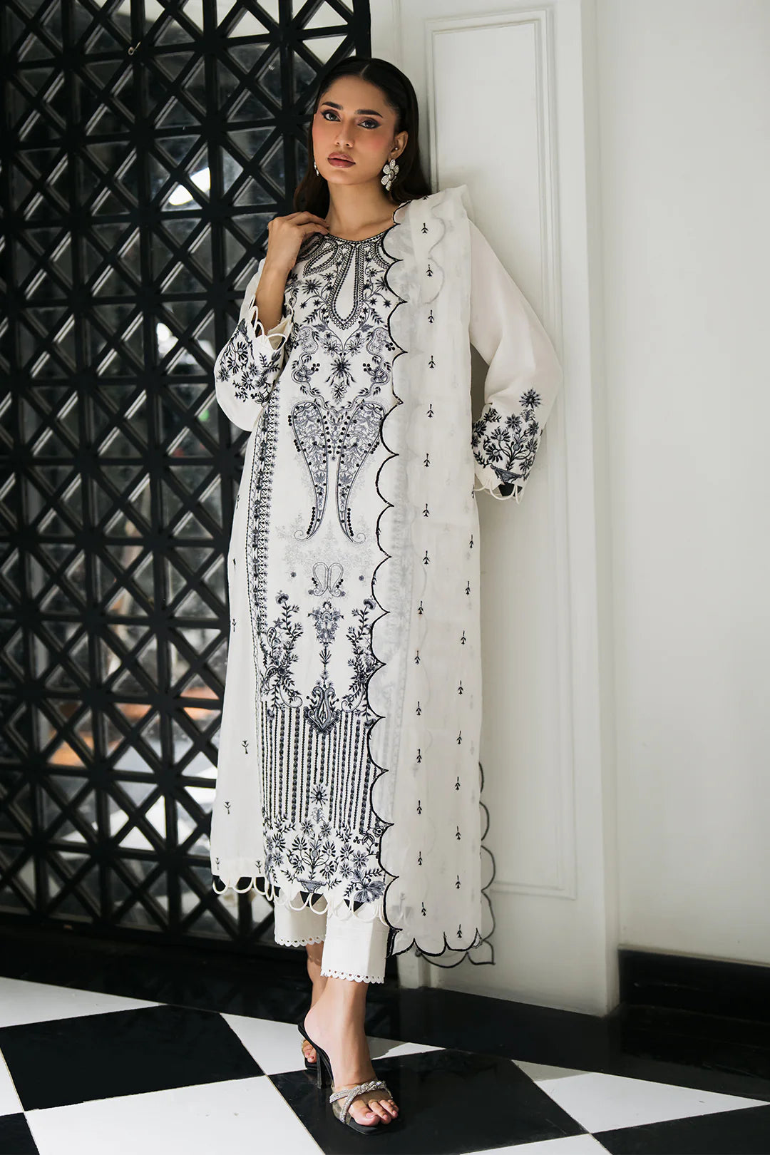SF - 358 | Intricate Black 3-Piece Set