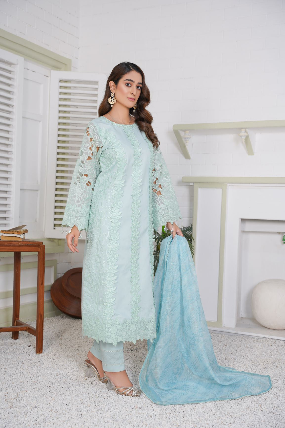 Luxury Embroidered Lawn Pret 3PCs