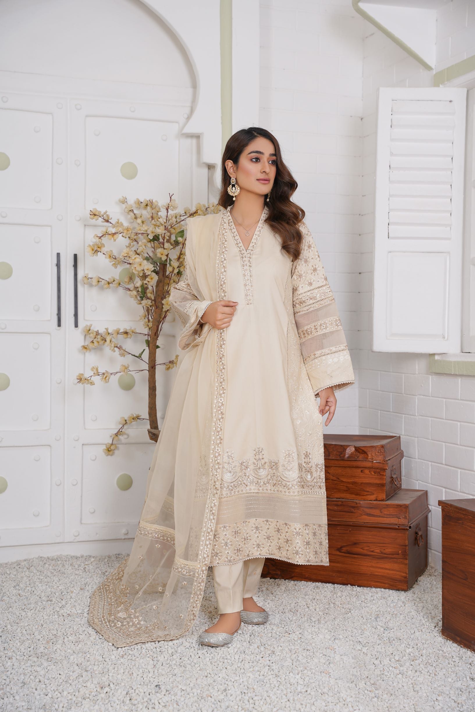 Luxury Embroidered Lawn Pret 3PCs