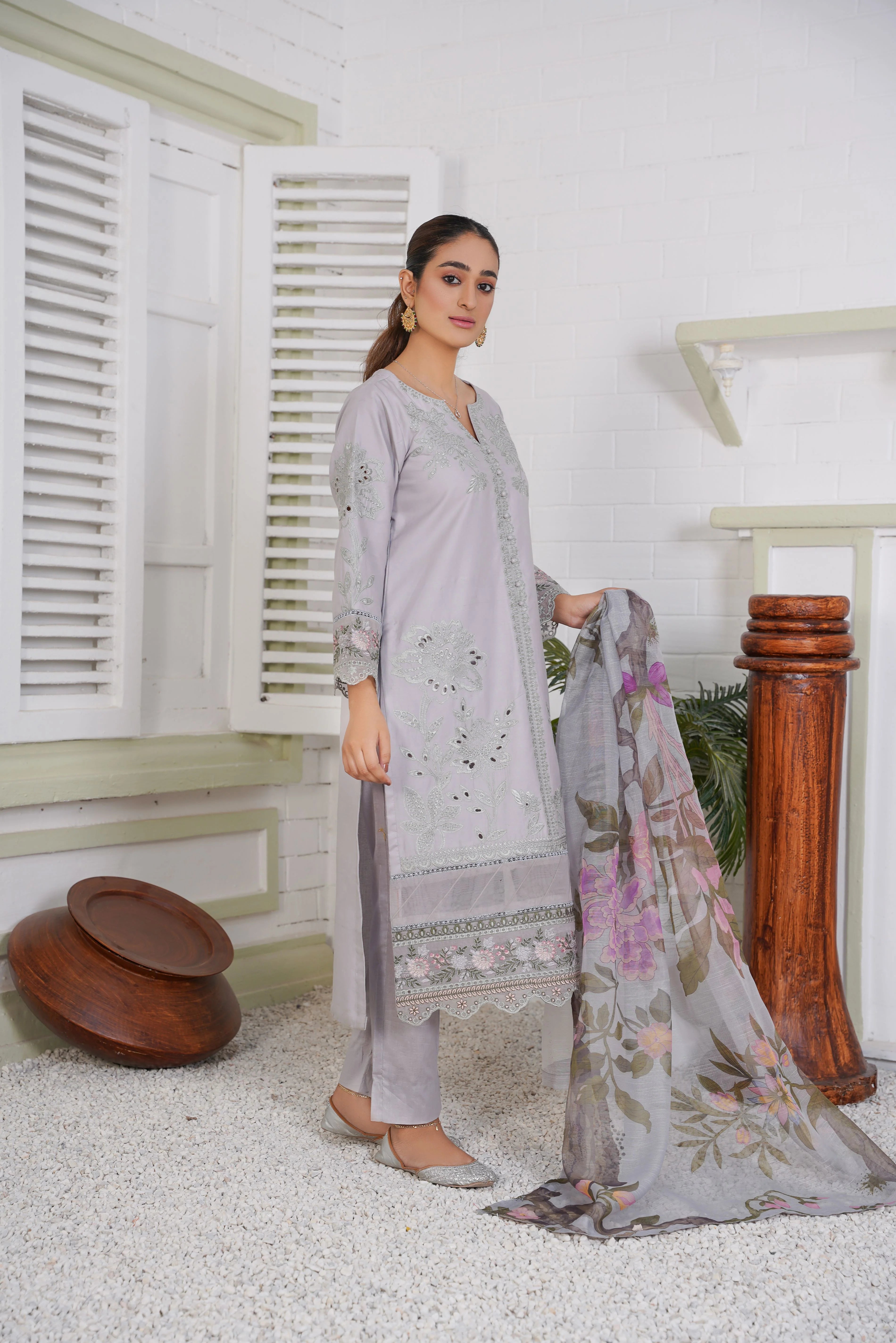 Embroidered Chikankari Pret 3PCs